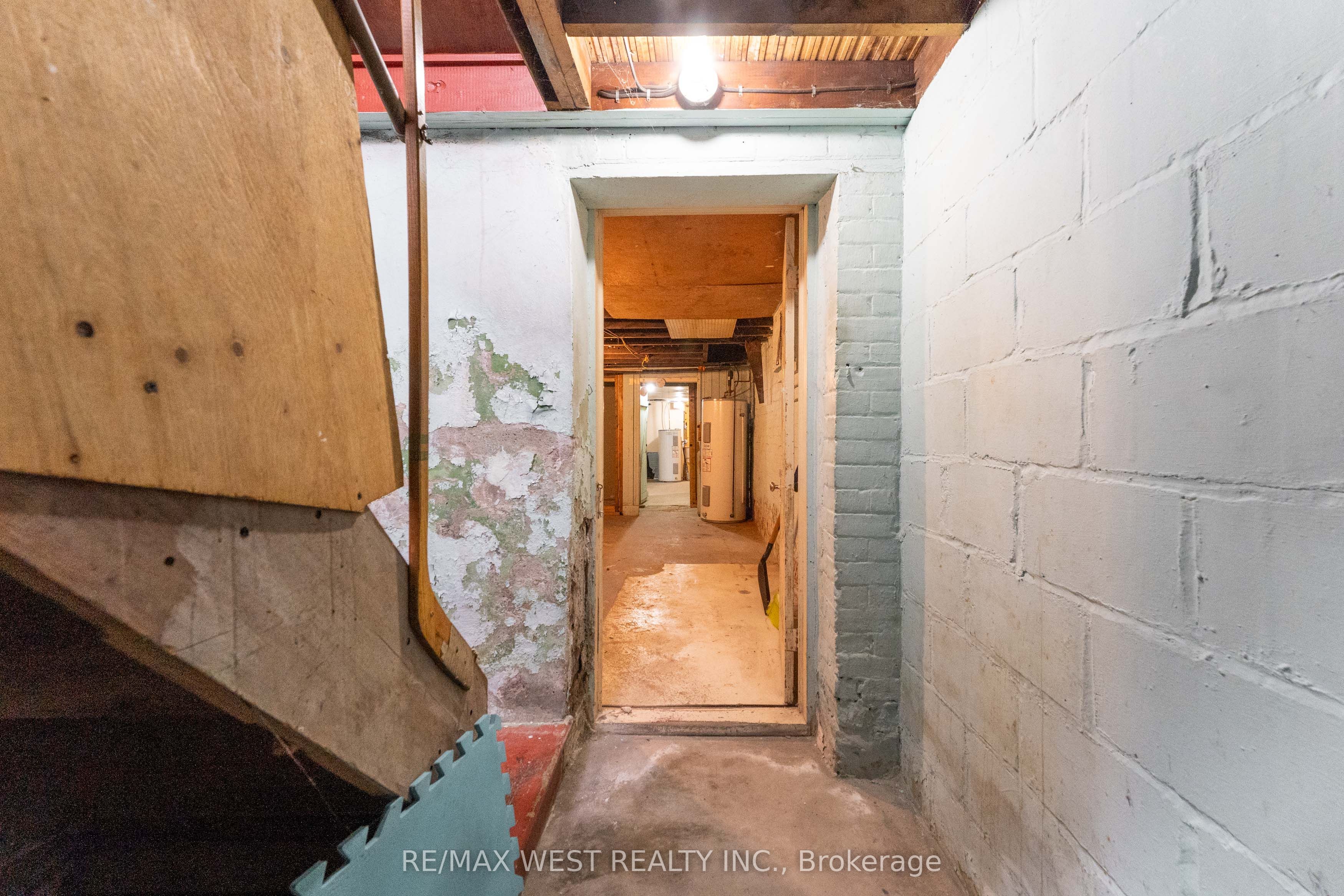 1311 King Street W Property Photo 40