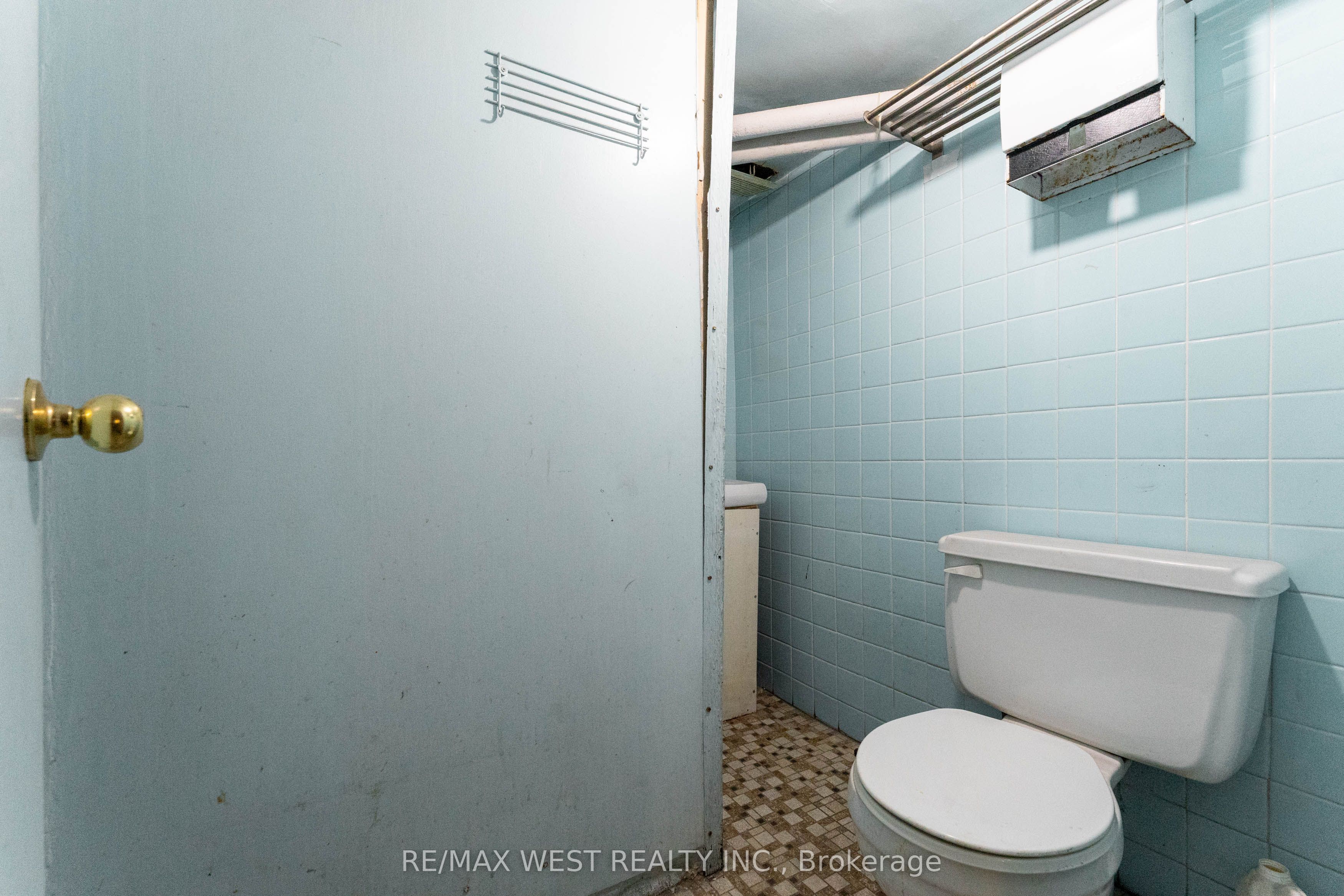 1311 King Street W Property Photo 43