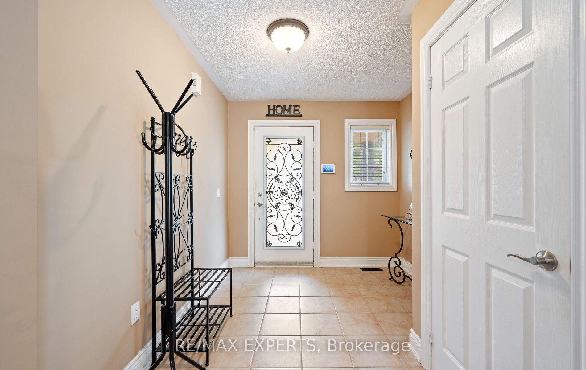 118 Senator Way Property Photo 4
