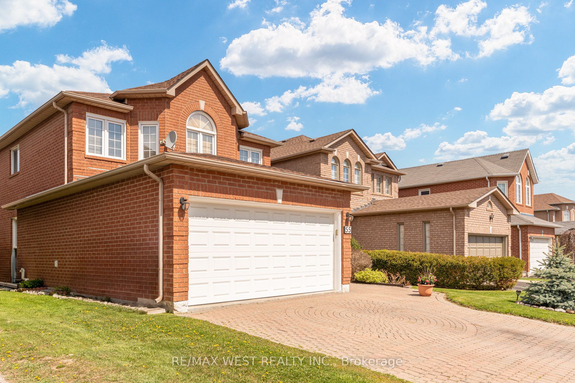 55 Pavin Crescent Property Photo 2