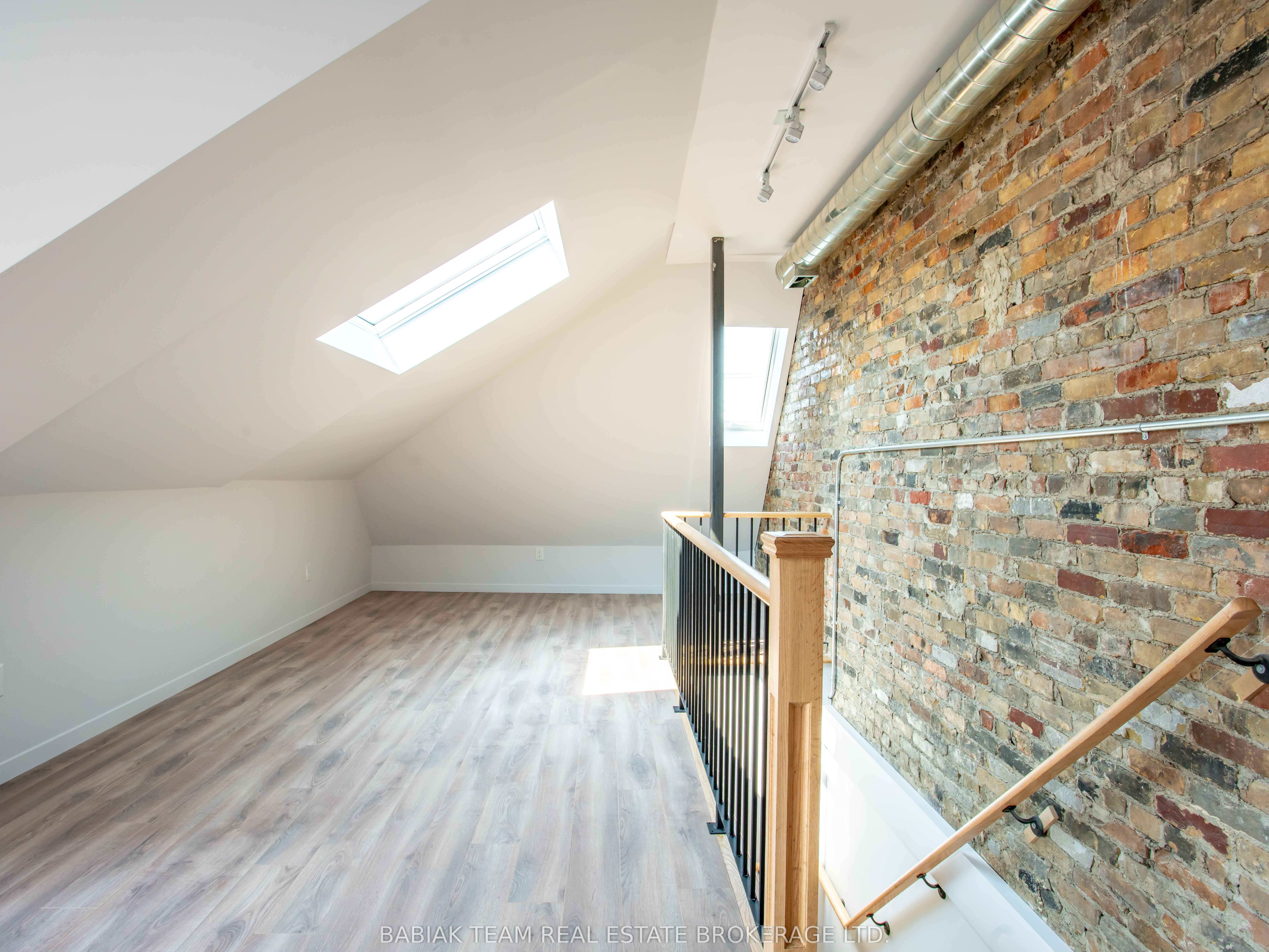 185 Jane Street 3 Property Photo 6