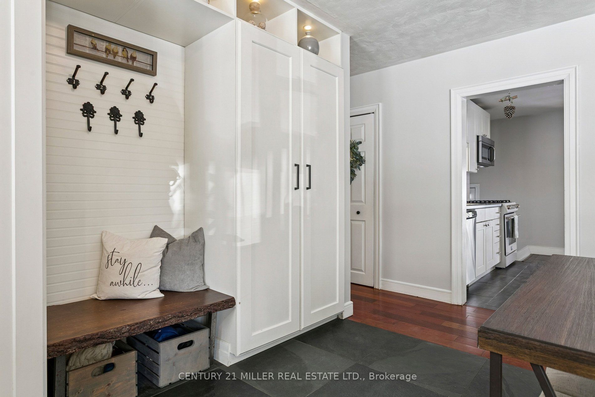 6508 17 Side Road Property Photo 5