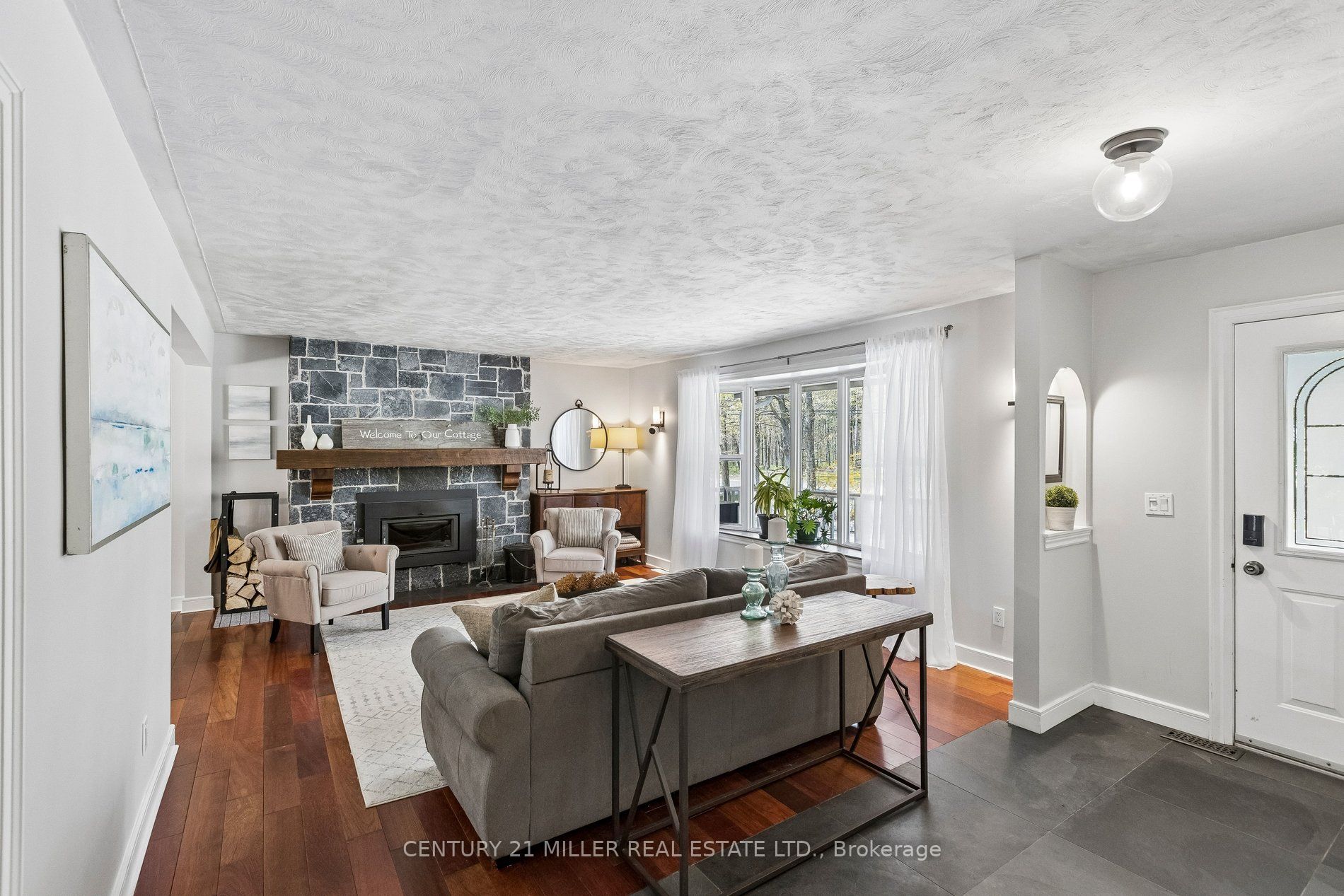 6508 17 Side Road Property Photo 6