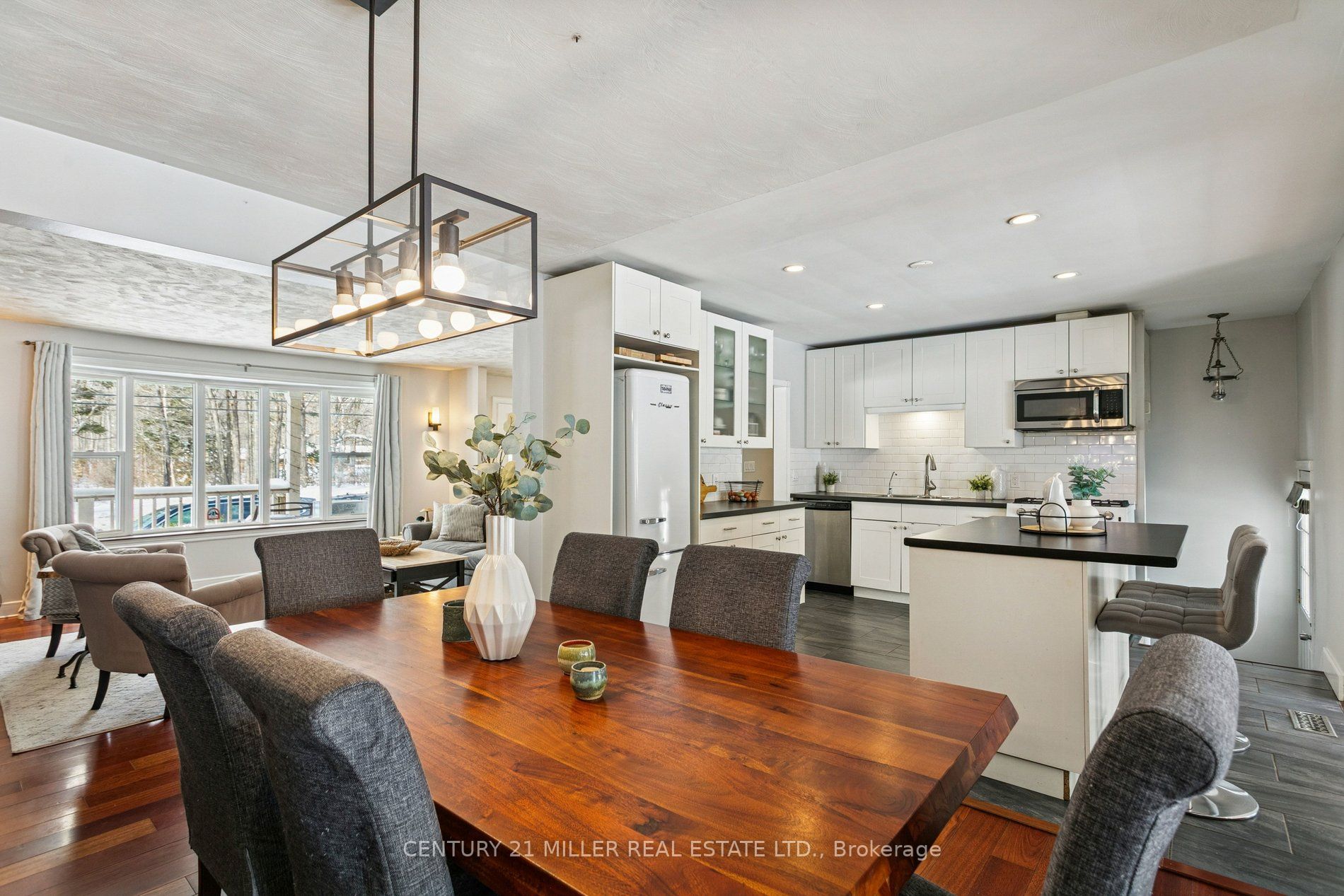 6508 17 Side Road Property Photo 11