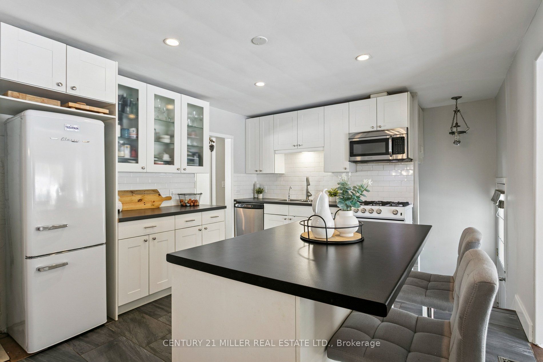 6508 17 Side Road Property Photo 13