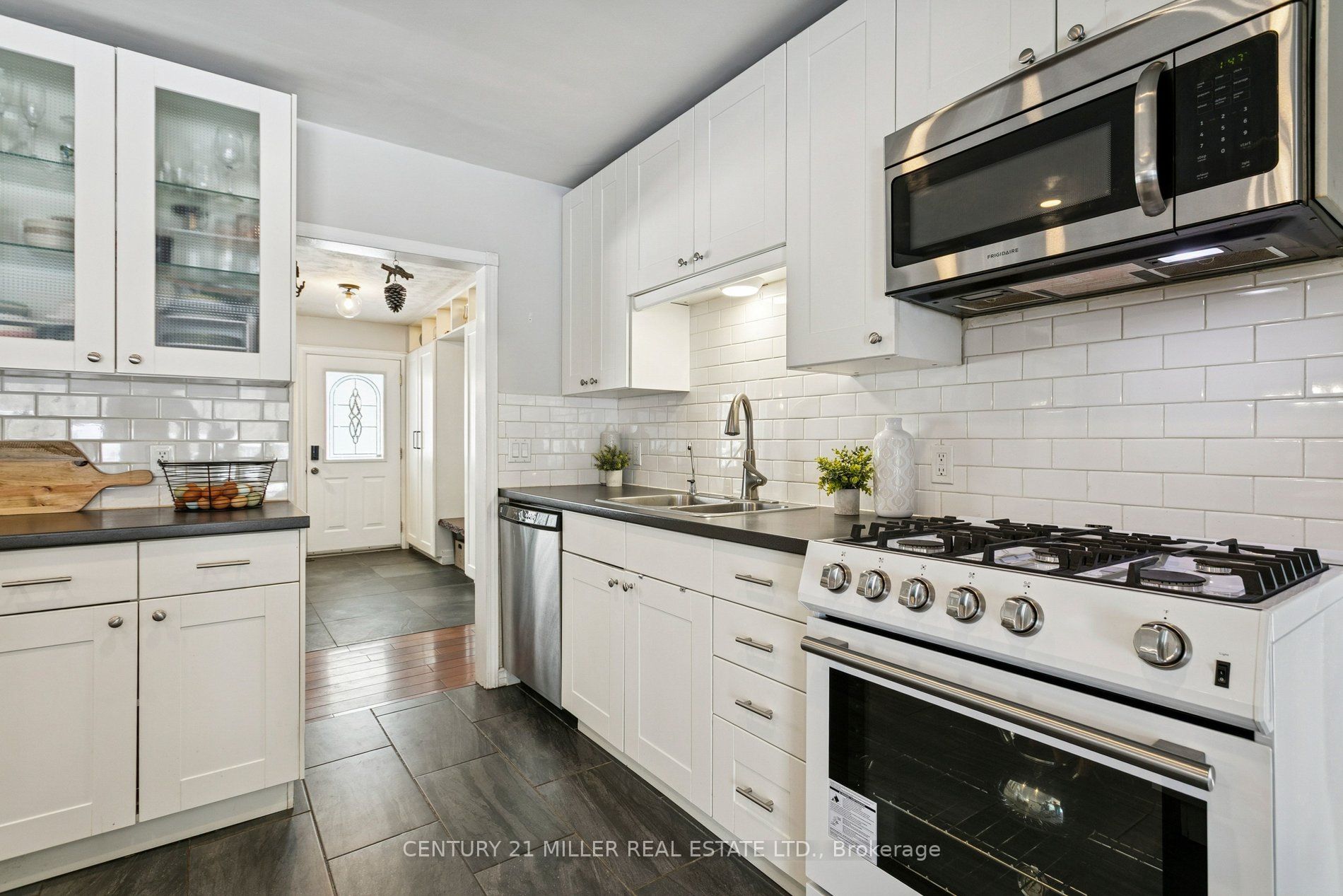 6508 17 Side Road Property Photo 14