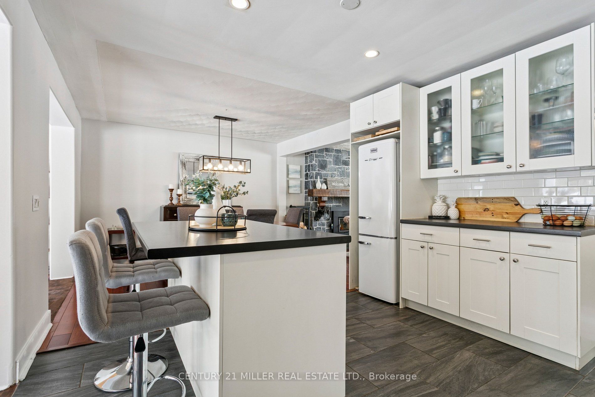 6508 17 Side Road Property Photo 15