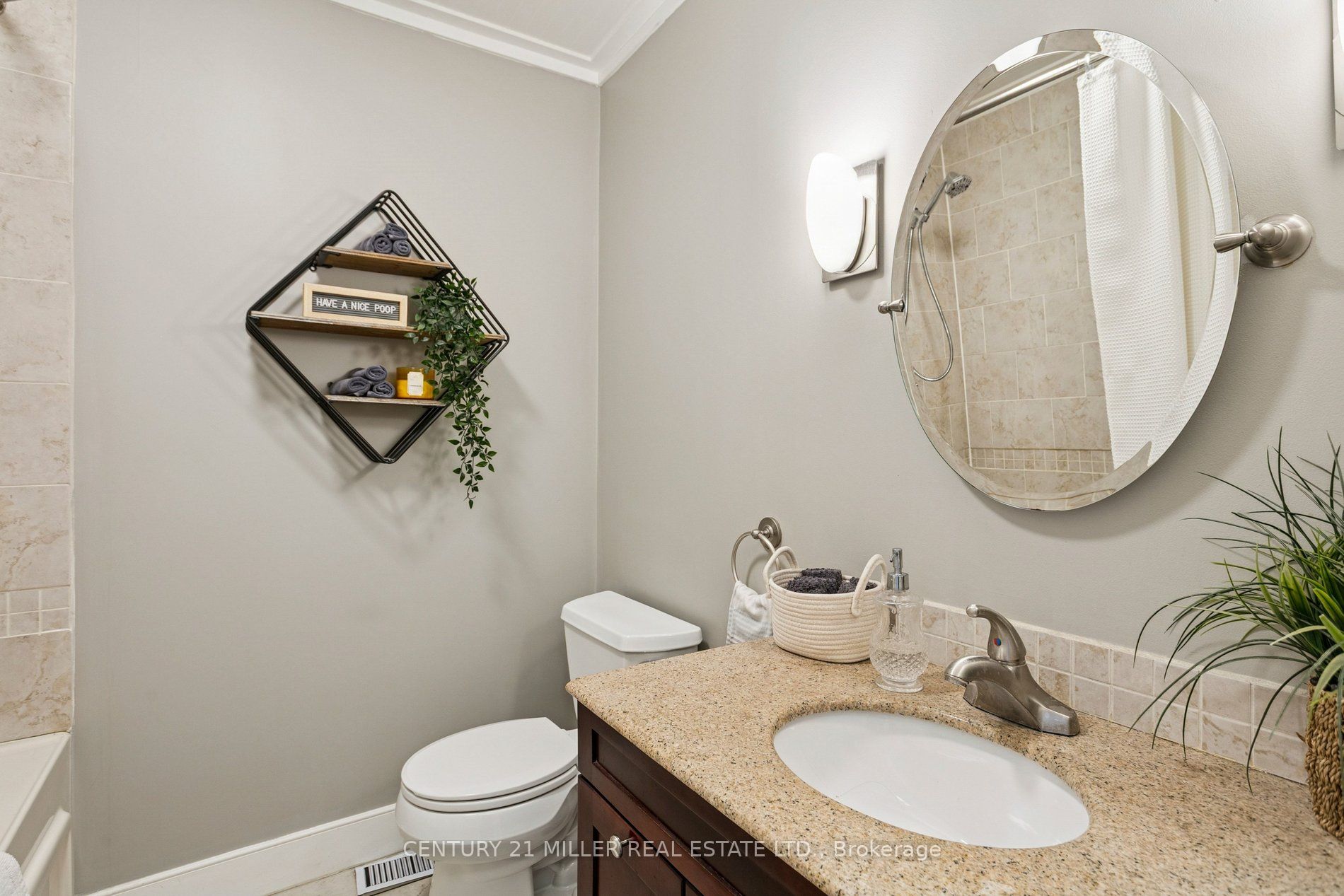 6508 17 Side Road Property Photo 21
