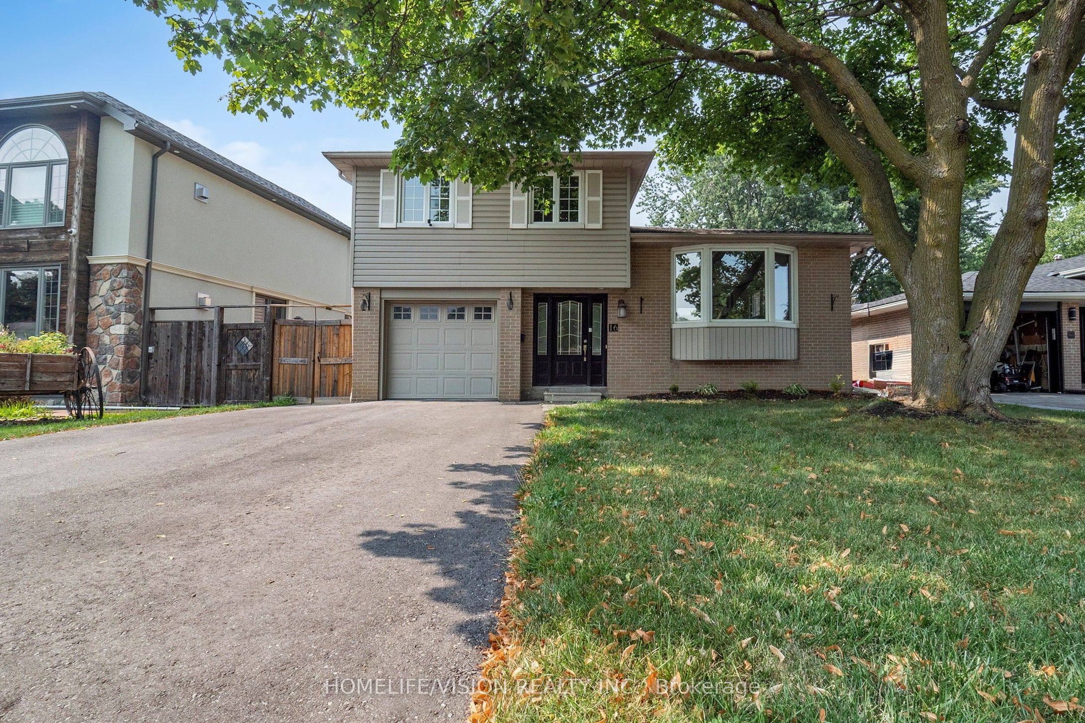 16 Palgrave Crescent Property Photo 2