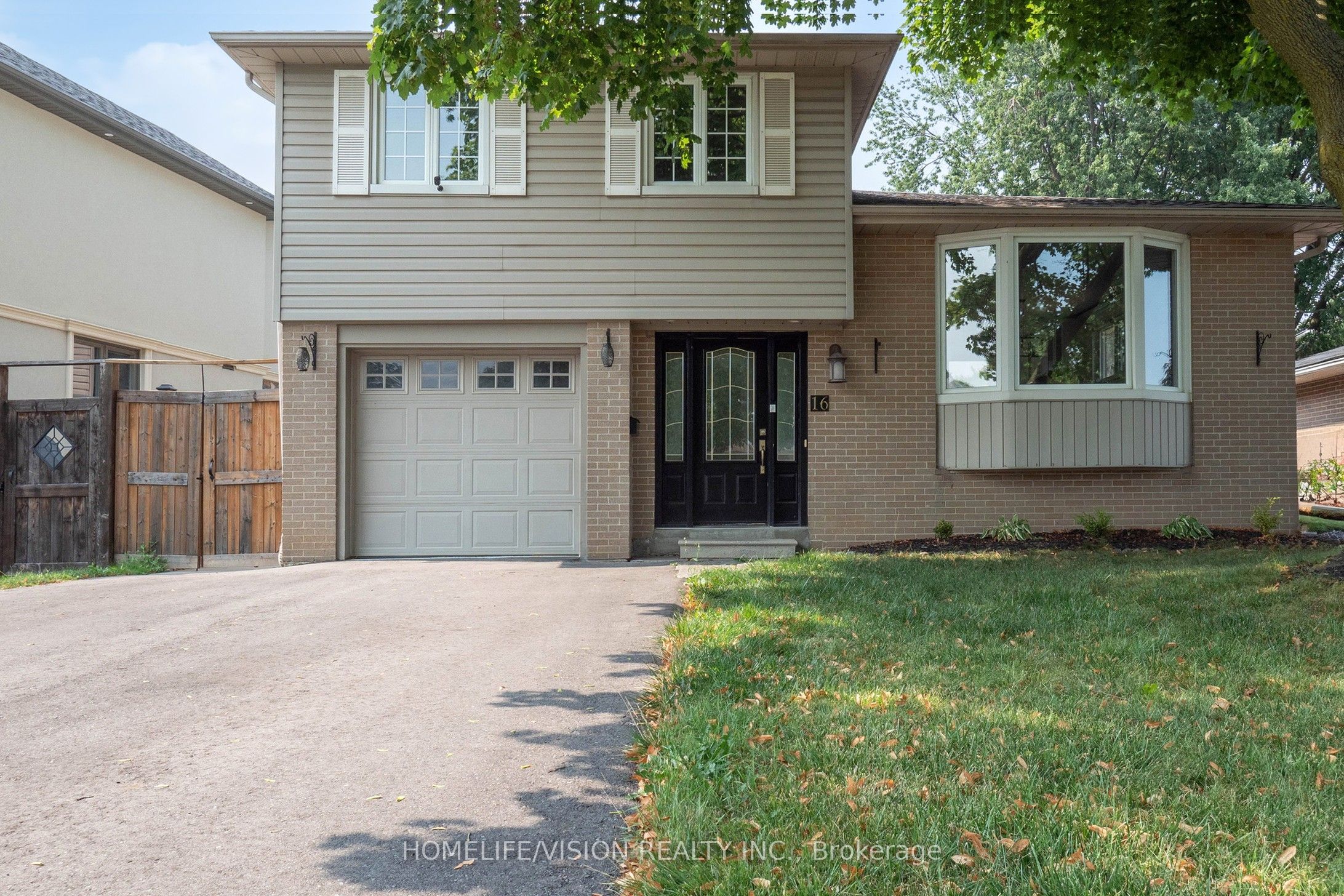 16 Palgrave Crescent Property Photo 3