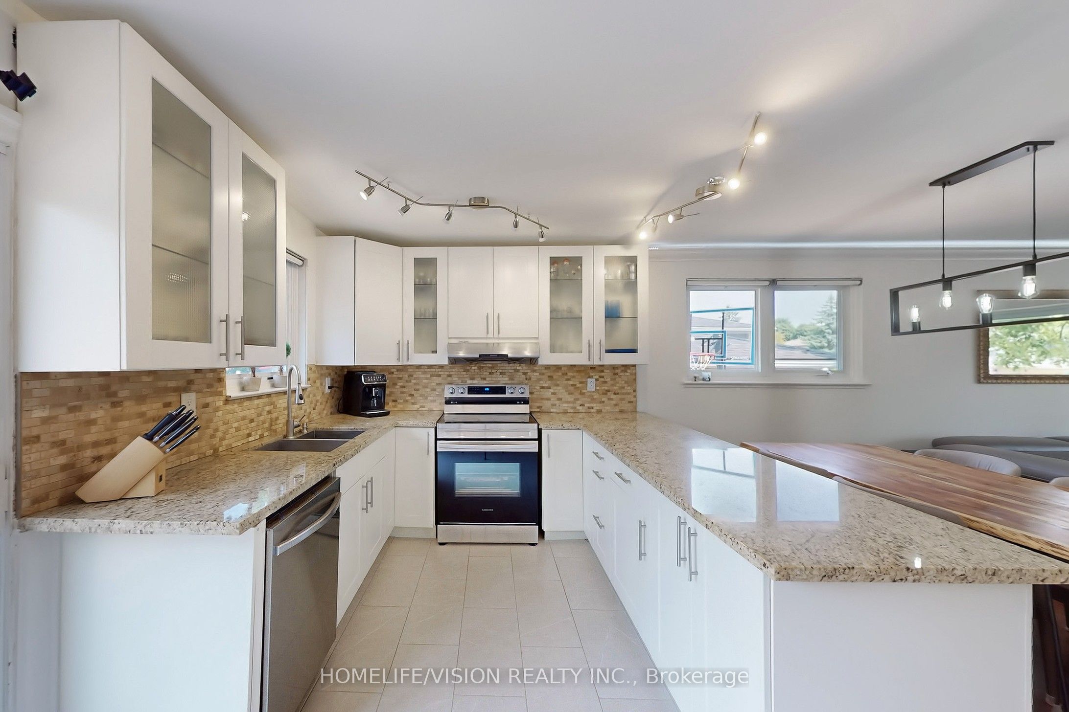 16 Palgrave Crescent Property Photo 11