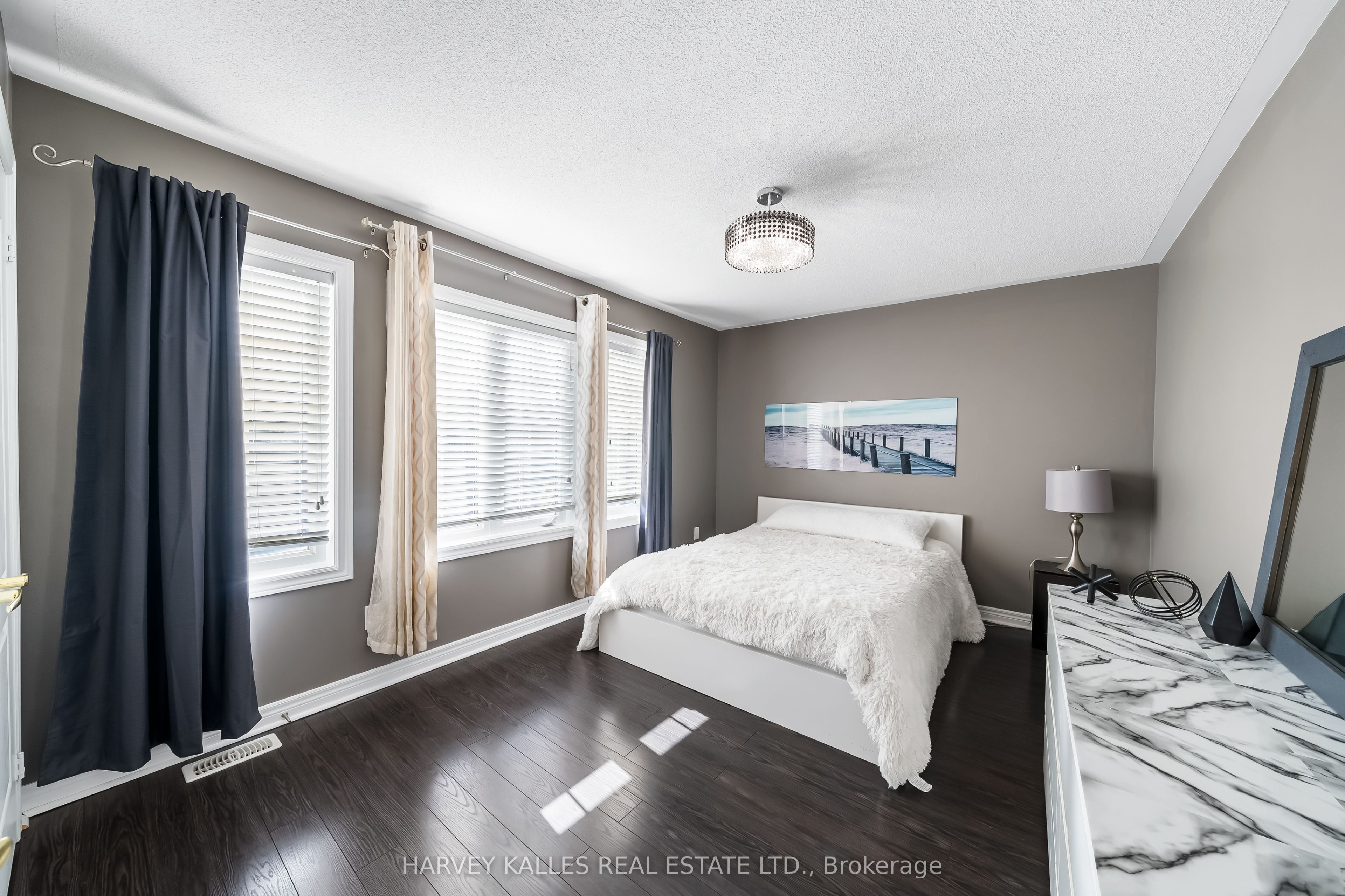 36 Boundbrook Drive Property Photo 21