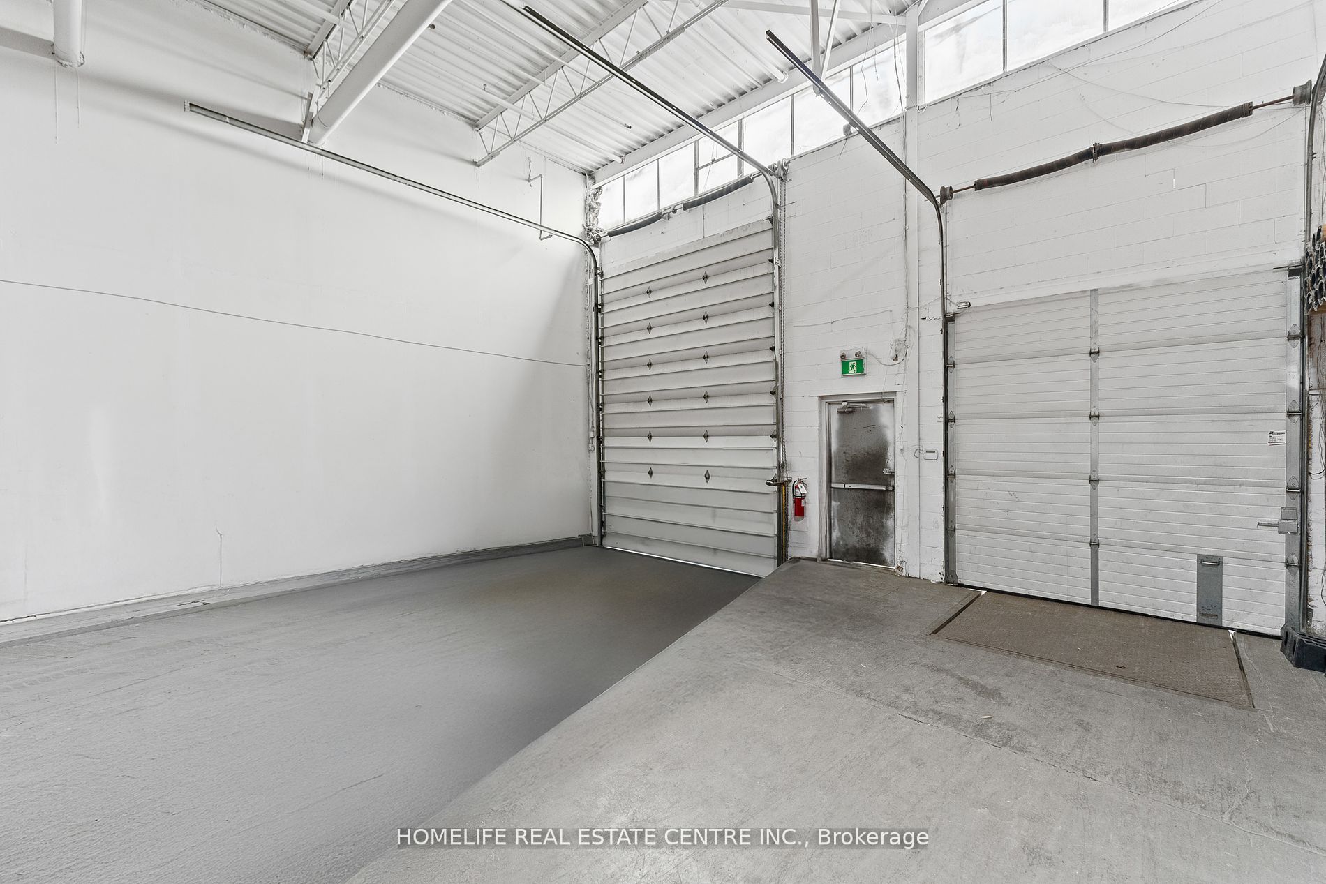 286 Rutherford Road S 5 Property Photo 14