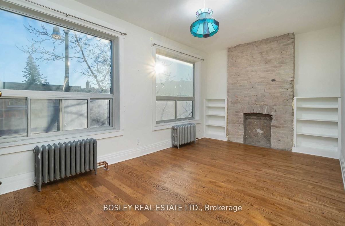 2994 Dundas Street W Upper Property Photo 13
