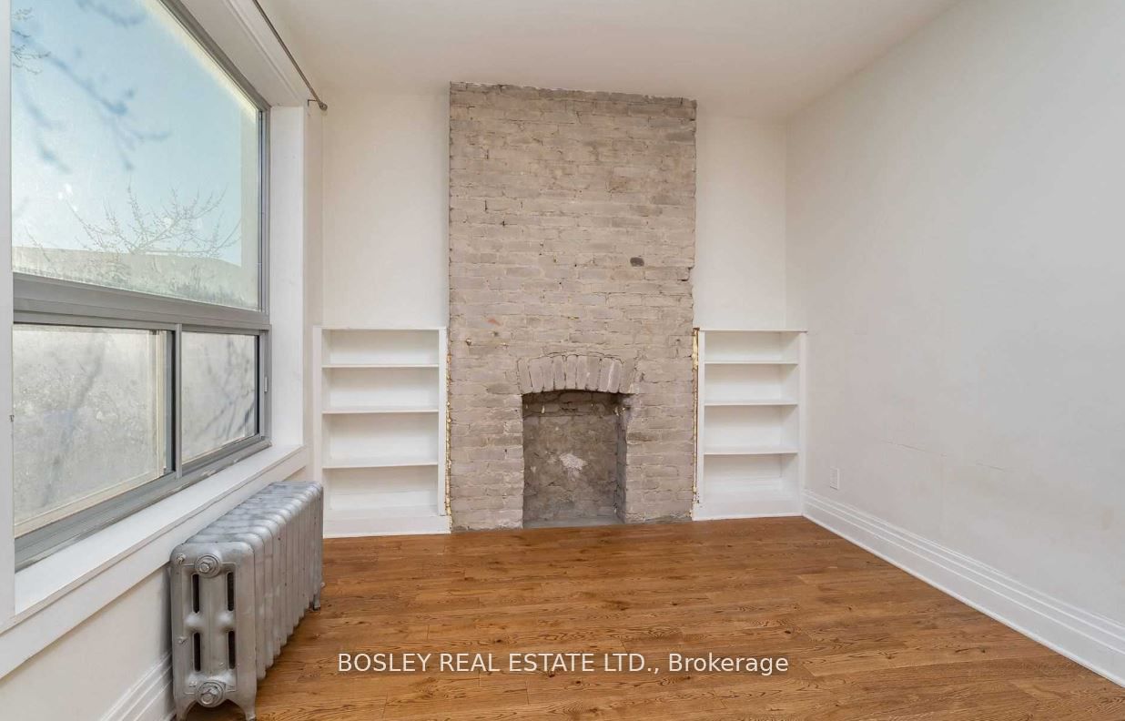 2994 Dundas Street W Upper Property Photo 14