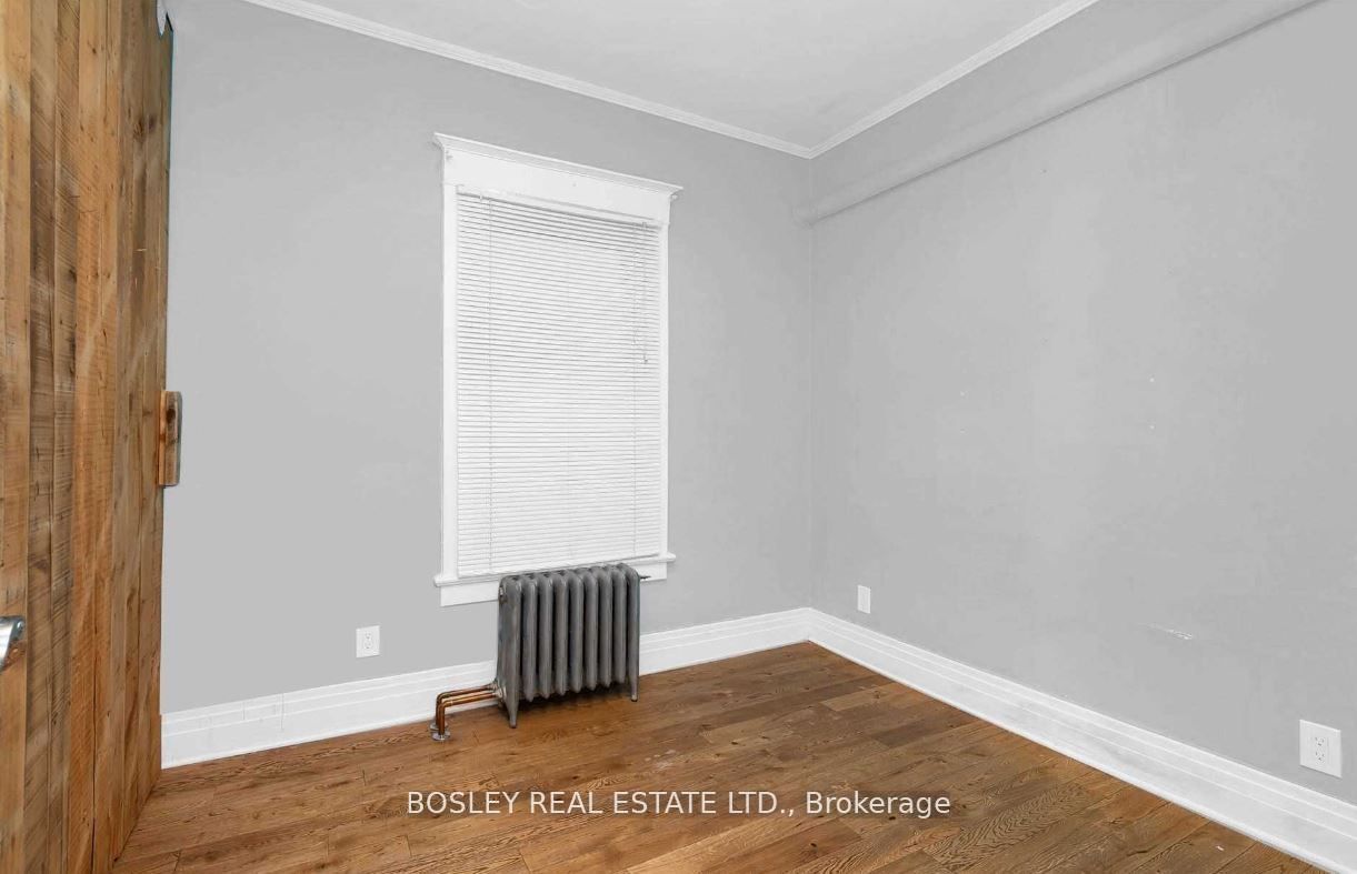 2994 Dundas Street W Upper Property Photo 16