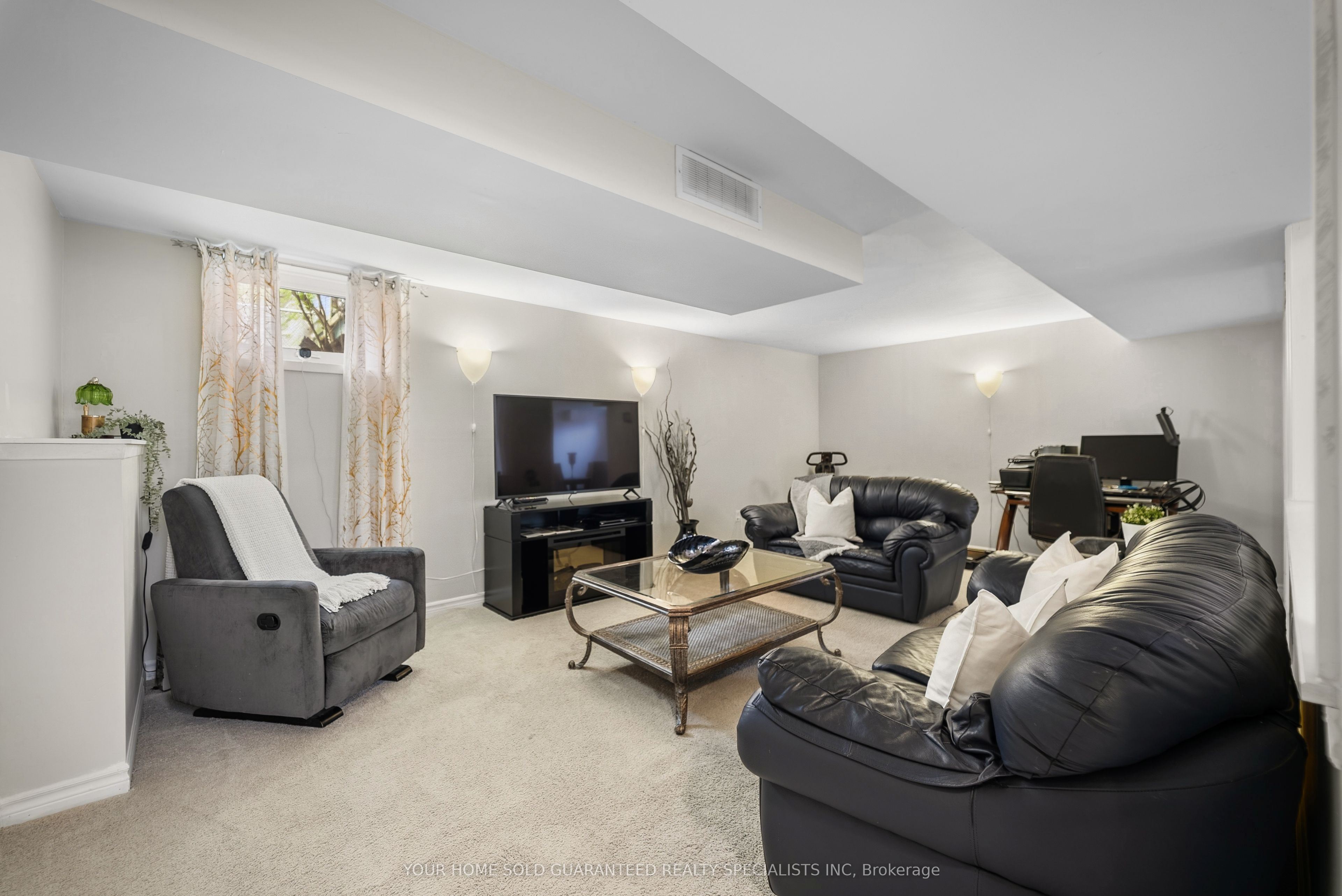 947 Sierra Boulevard Property Photo 14
