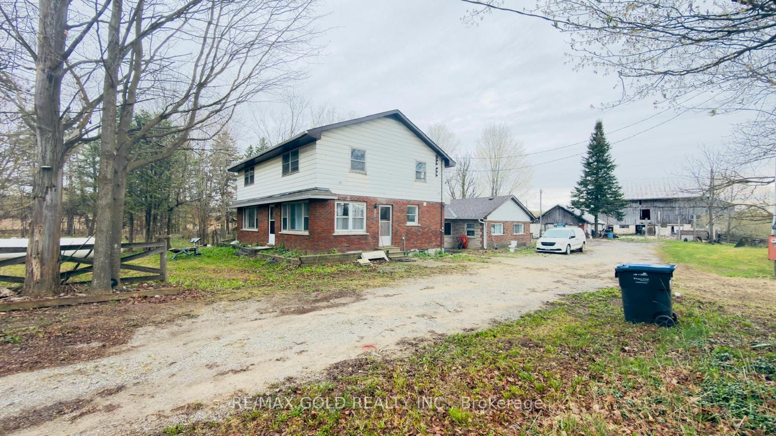4476 Beech Grove Side Road Property Photo 3