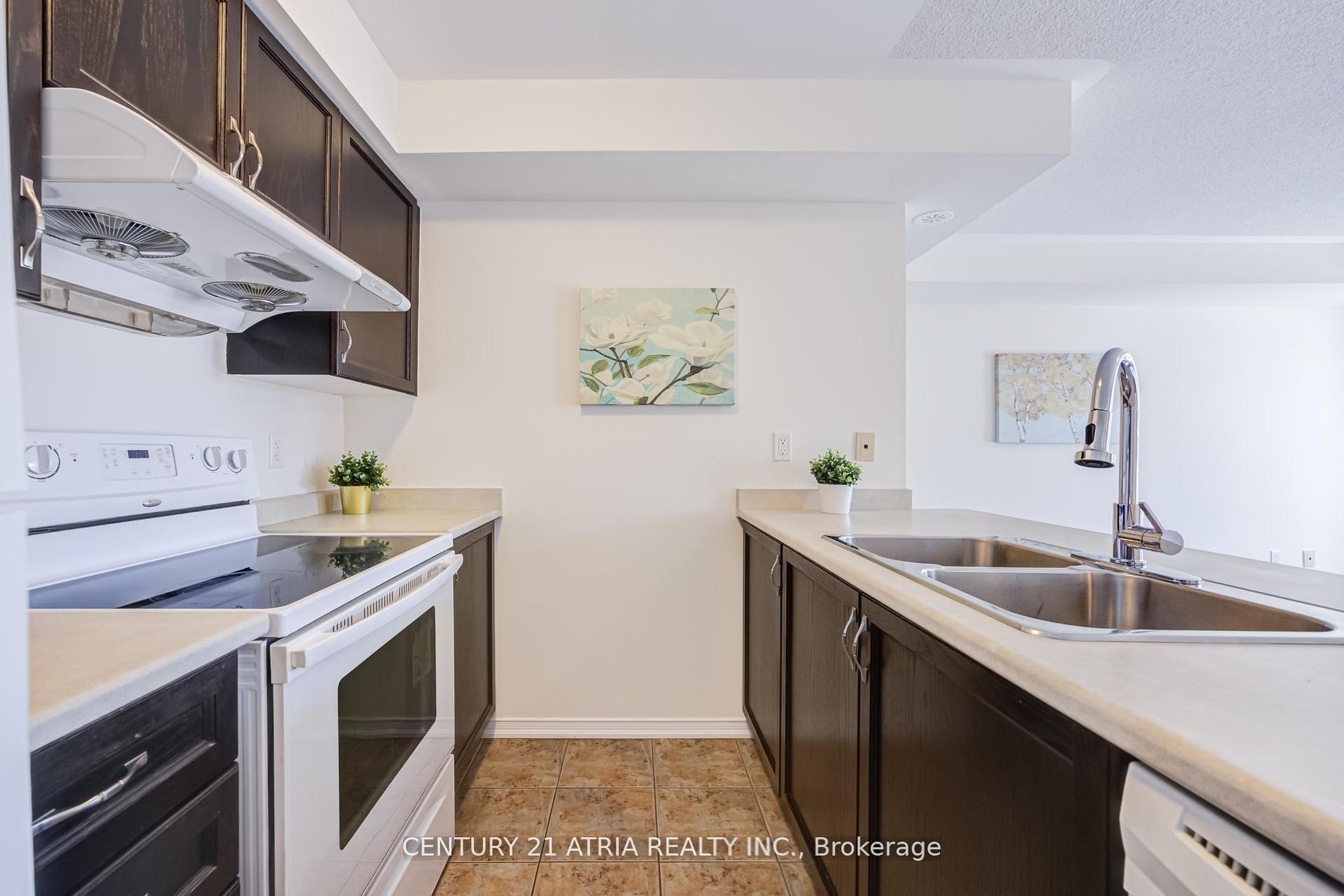 129 Isaac Devins Boulevard 5 Property Photo 6