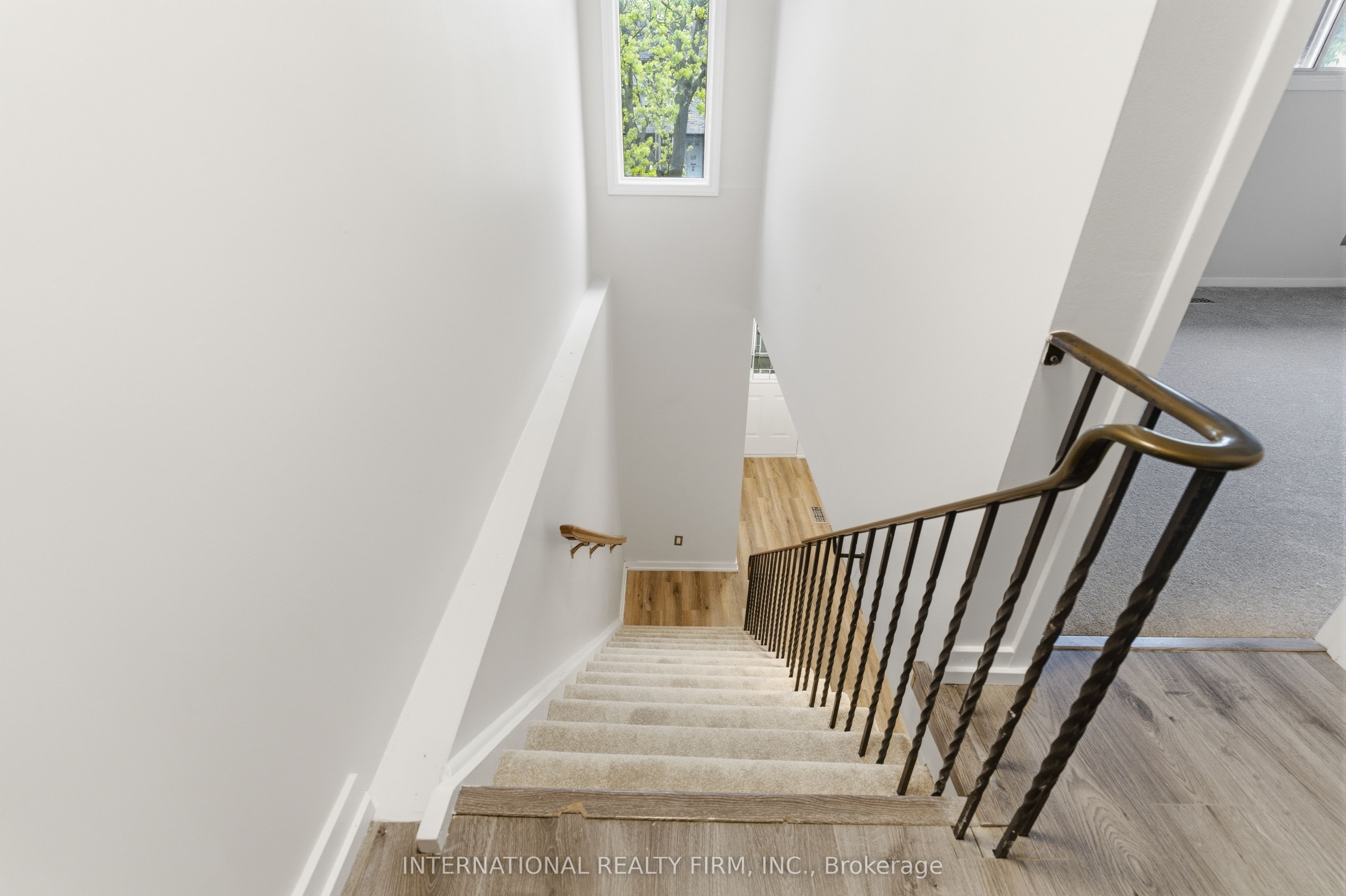 114 Foster Crescent Property Photo 8