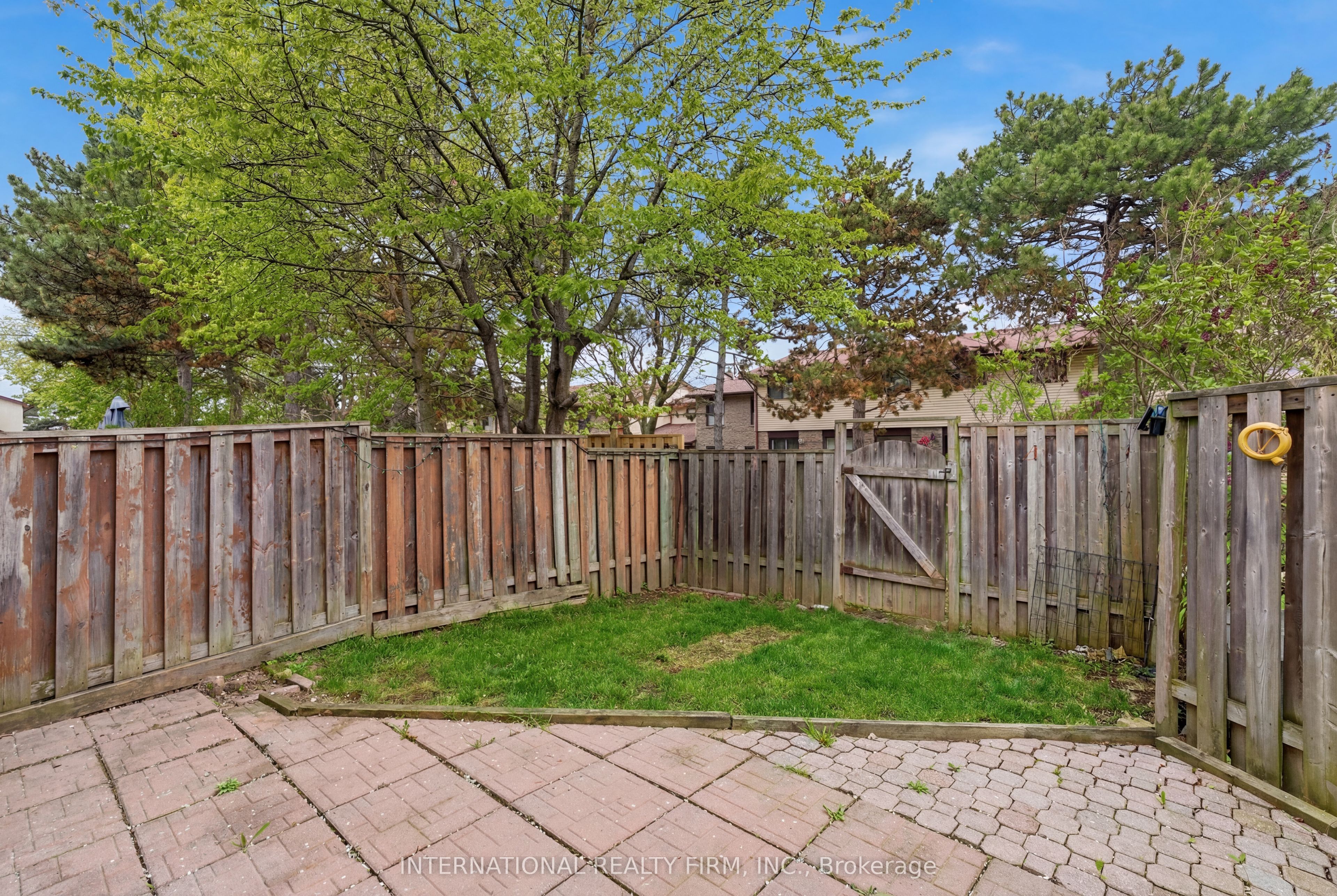 114 Foster Crescent Property Photo 20