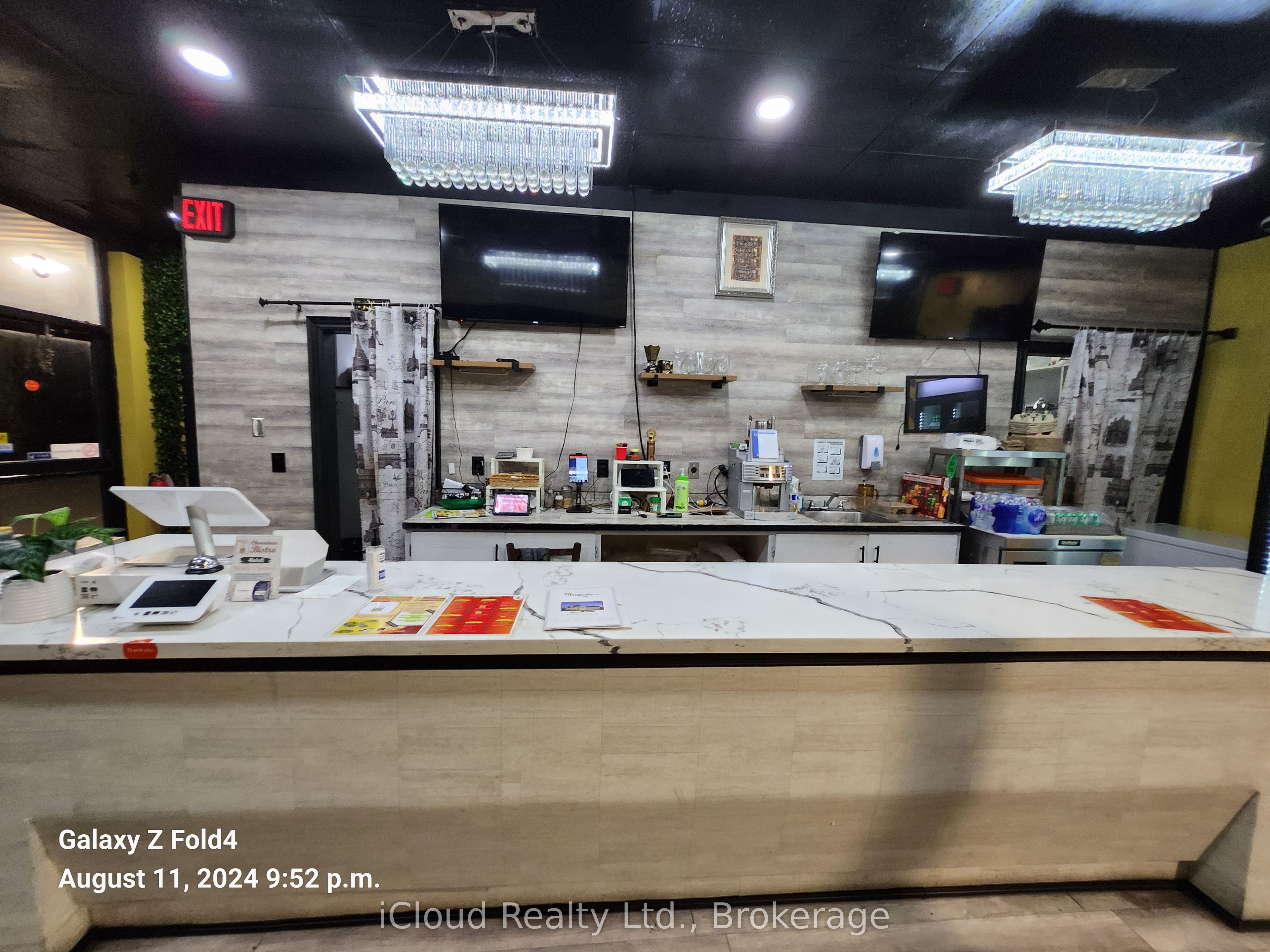 315 Traders Boulevard E 5 Property Photo 1