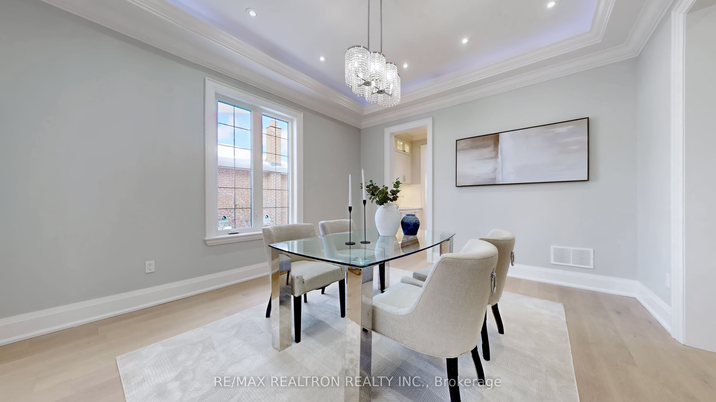 9 Roxaline Street Property Photo 7