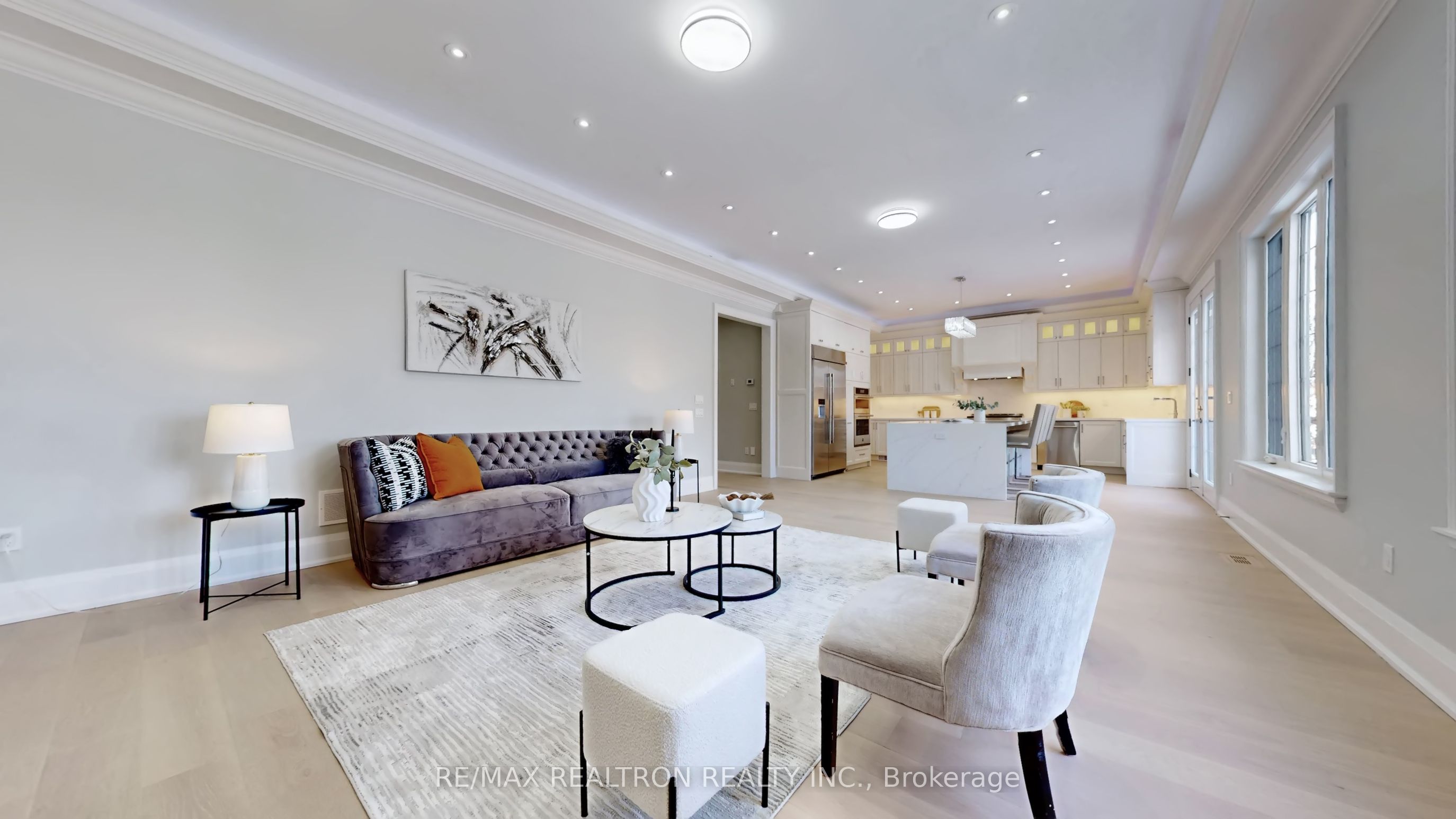 9 Roxaline Street Property Photo 12