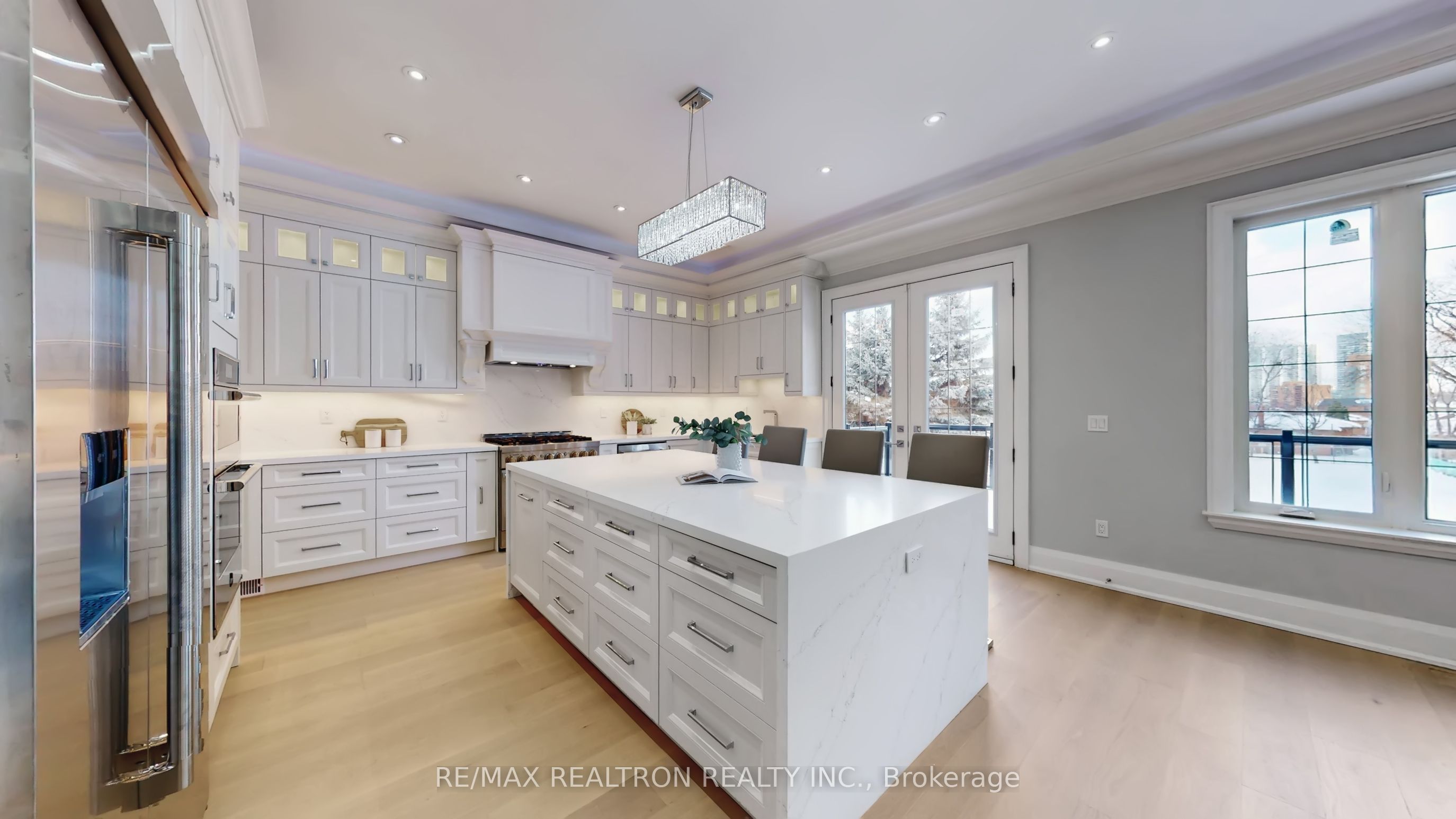 9 Roxaline Street Property Photo 15