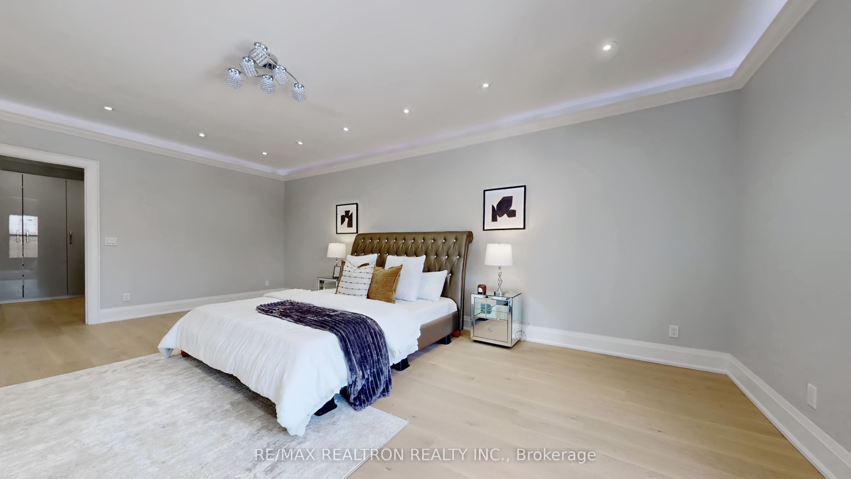 9 Roxaline Street Property Photo 22