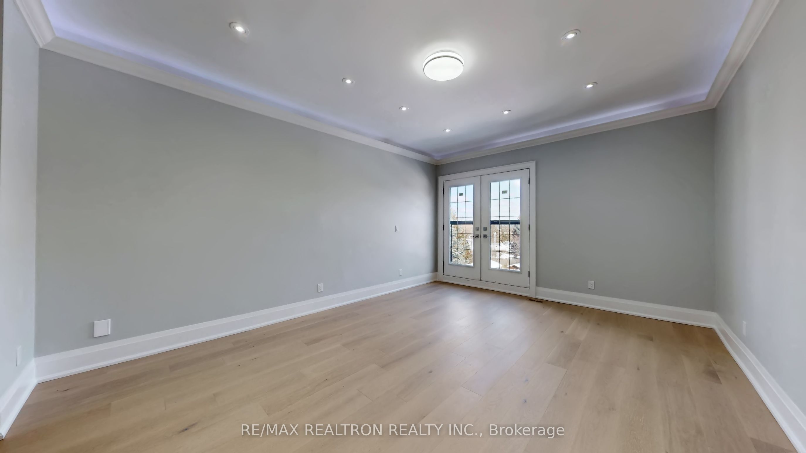 9 Roxaline Street Property Photo 31