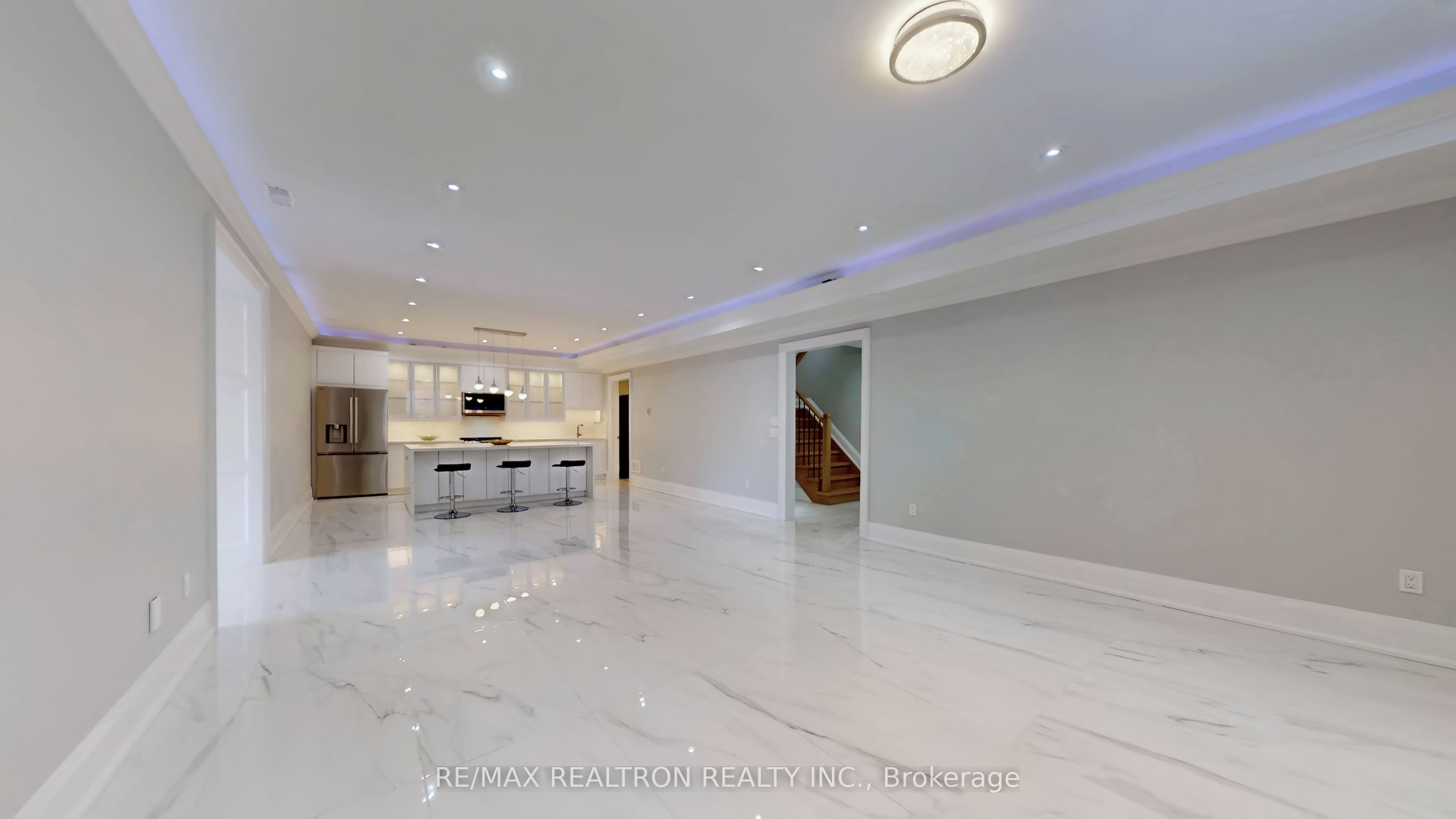 9 Roxaline Street Property Photo 35