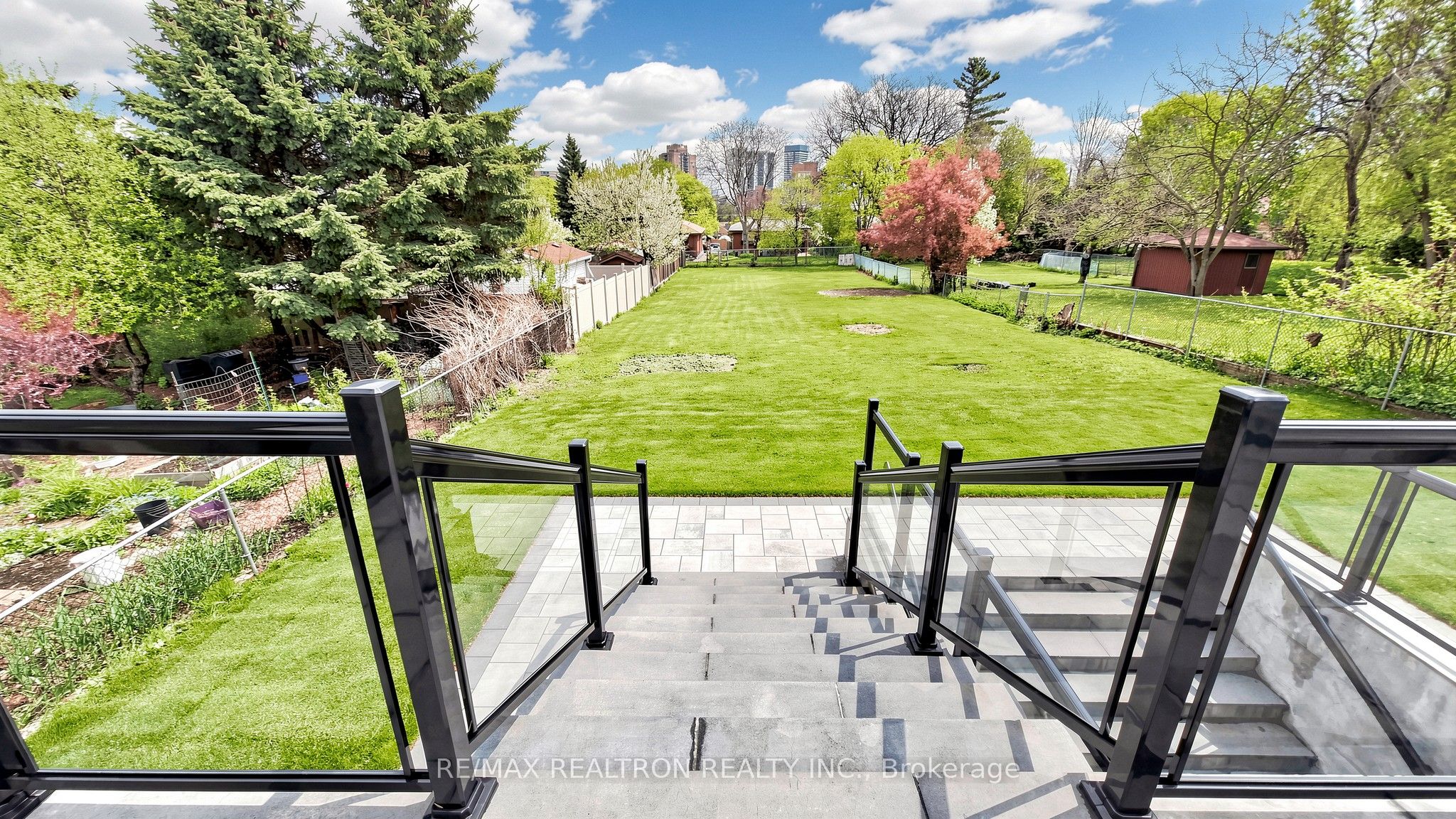 9 Roxaline Street Property Photo 44