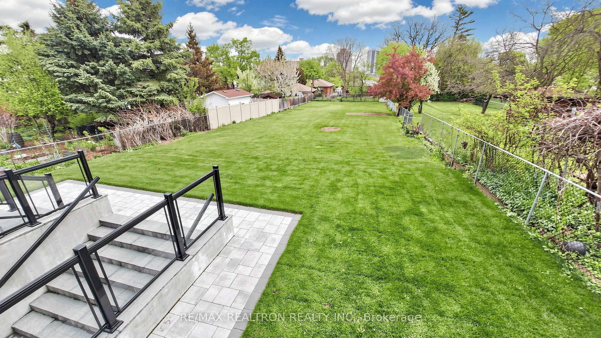 9 Roxaline Street Property Photo 45