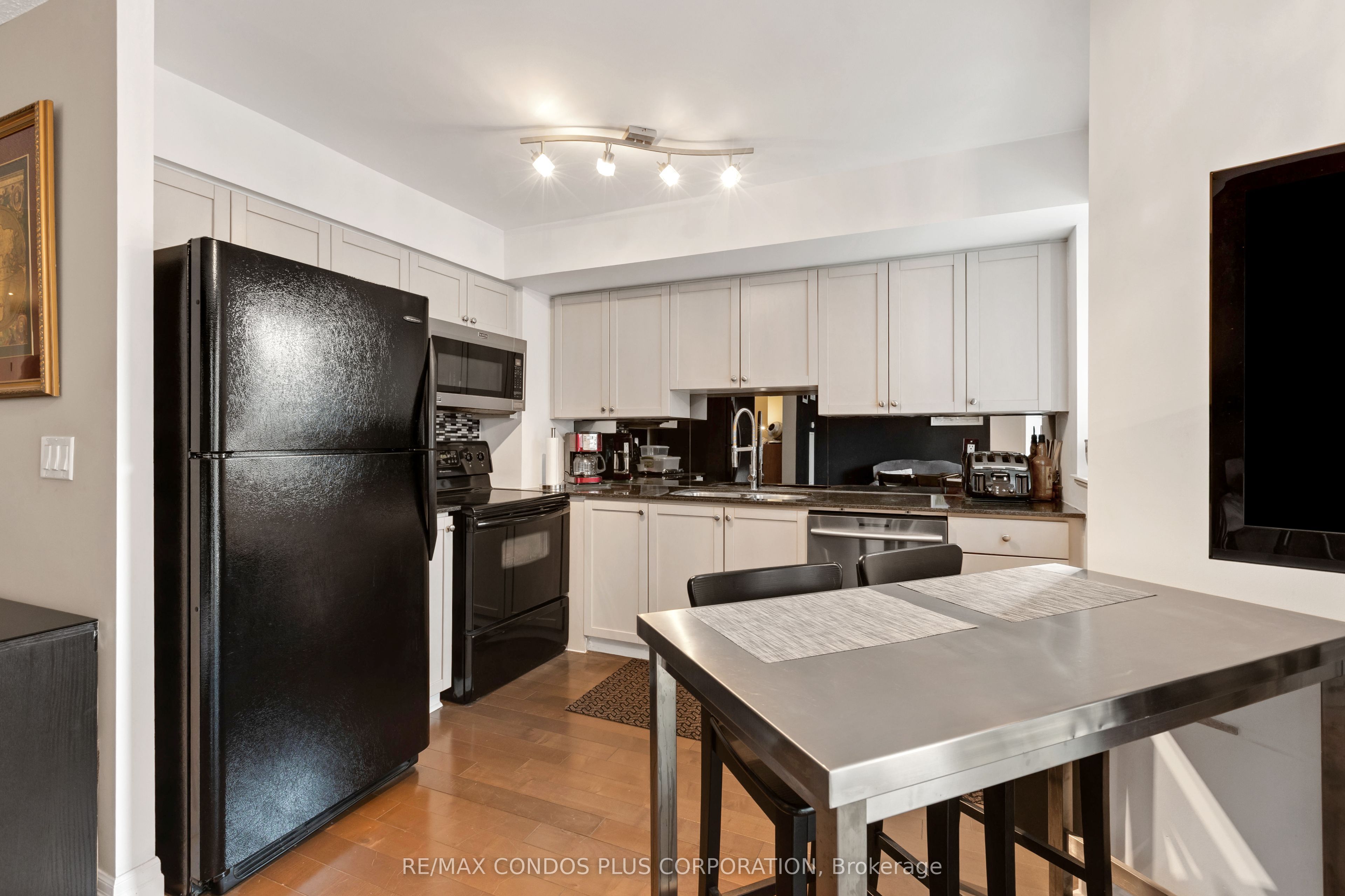 2119 Lake Shore Boulevard W 317 Property Photo 6