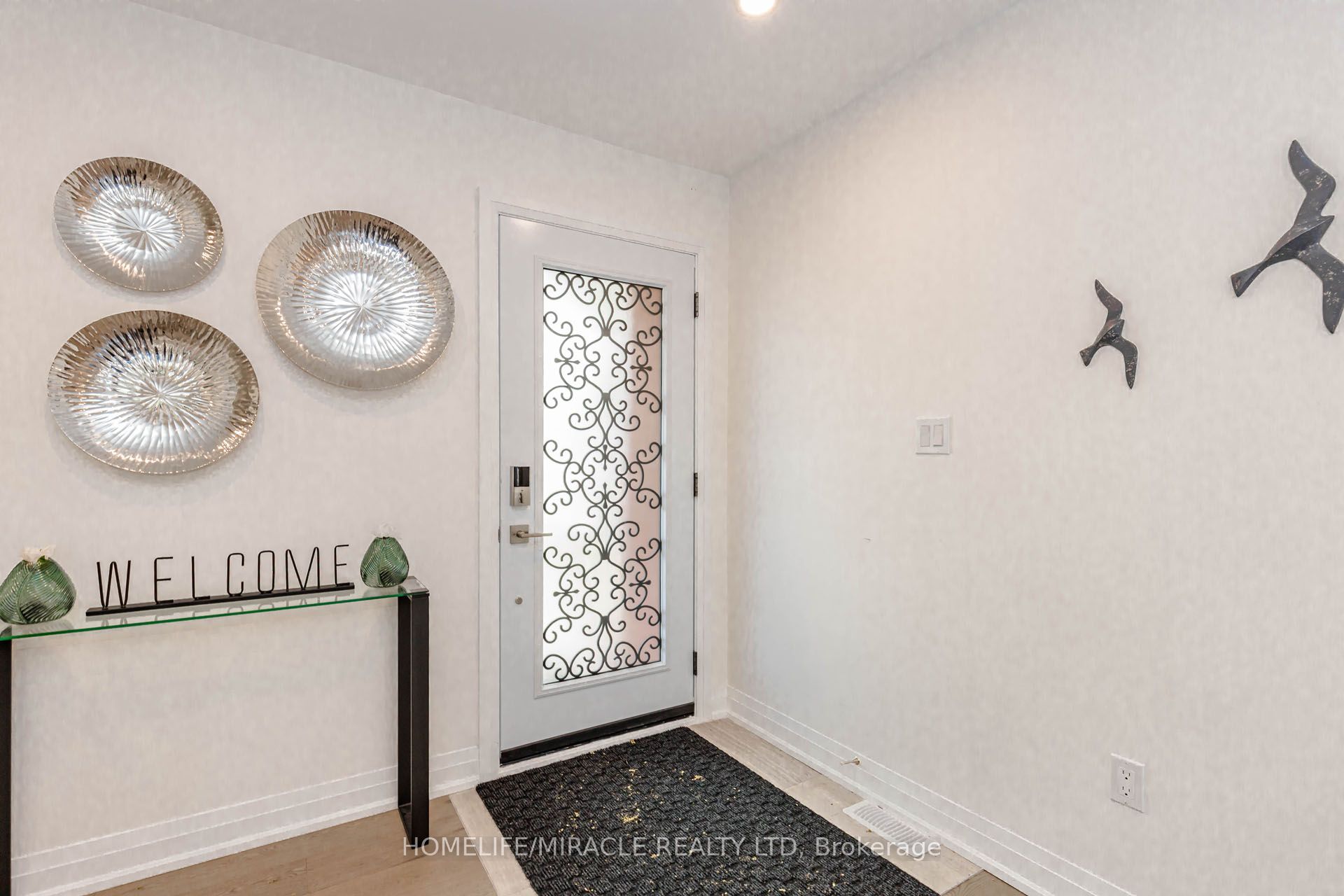 563 Taplow Crescent Property Photo 6