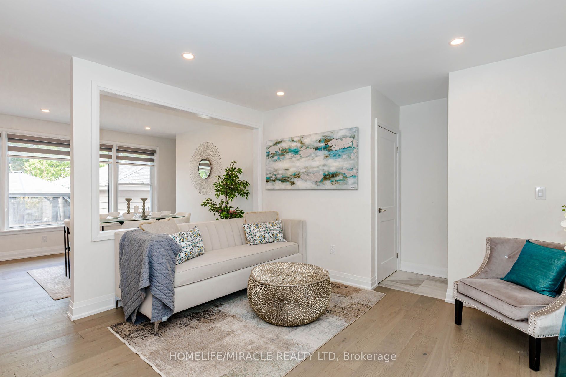 563 Taplow Crescent Property Photo 7