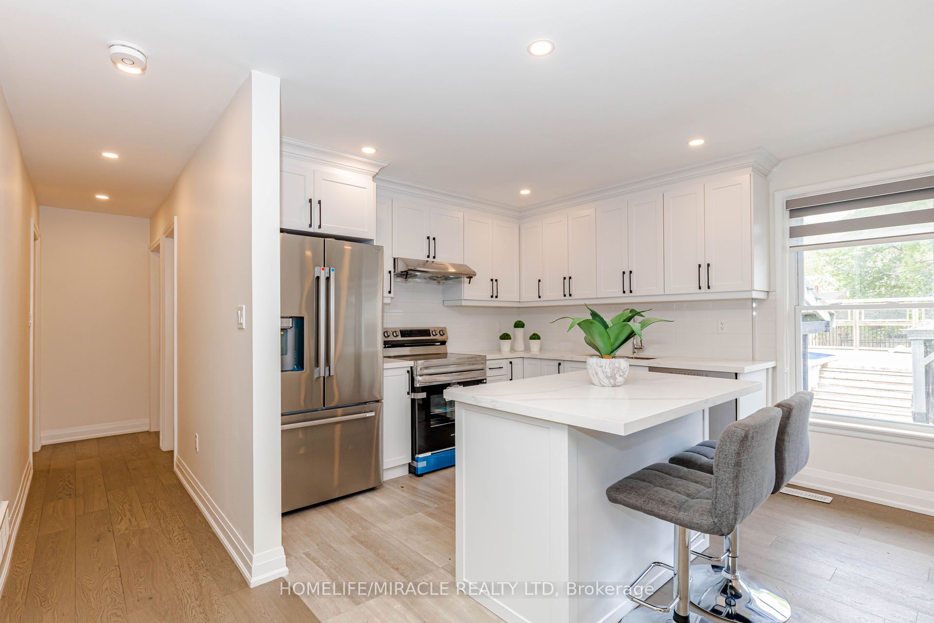 563 Taplow Crescent Property Photo 9