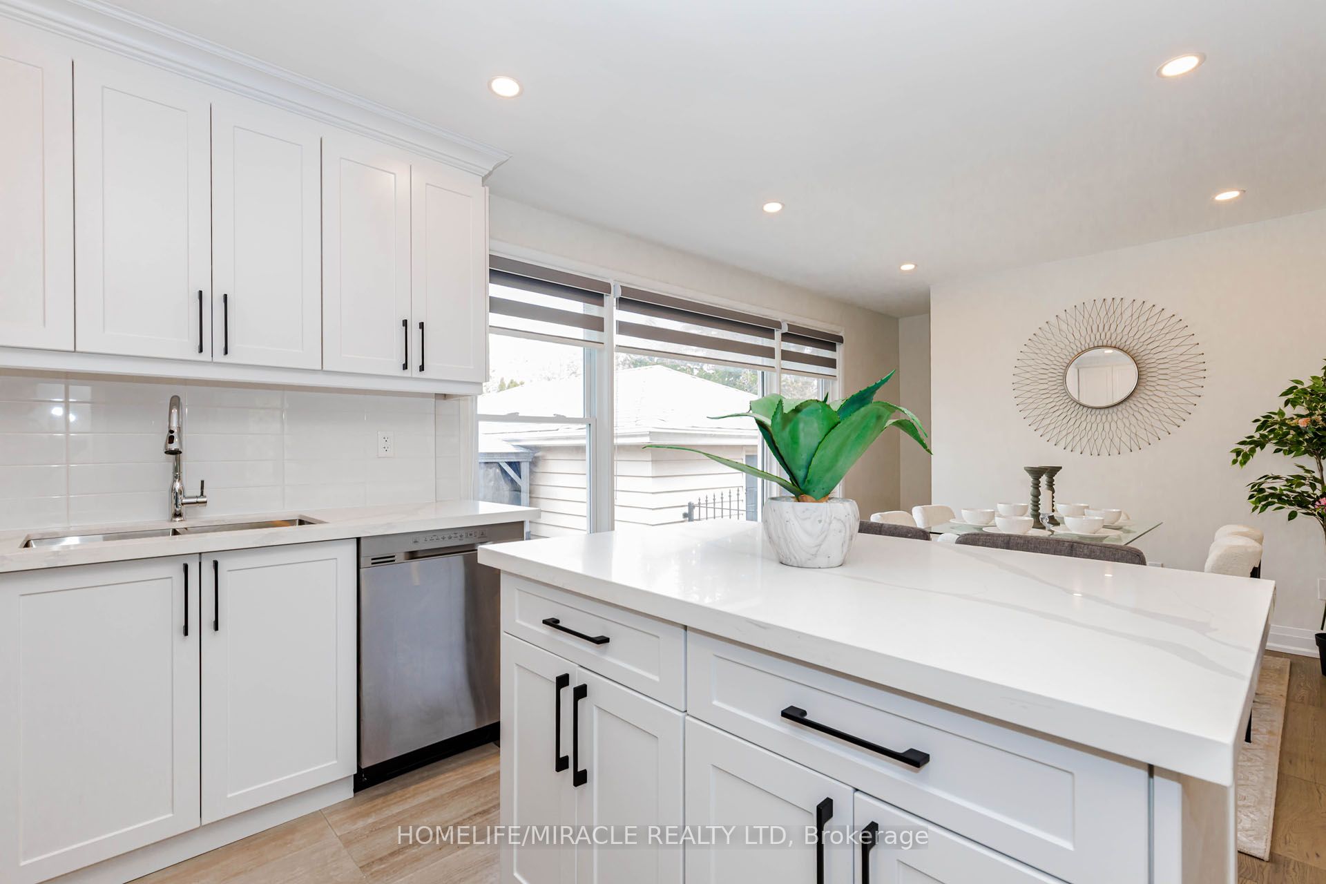 563 Taplow Crescent Property Photo 12