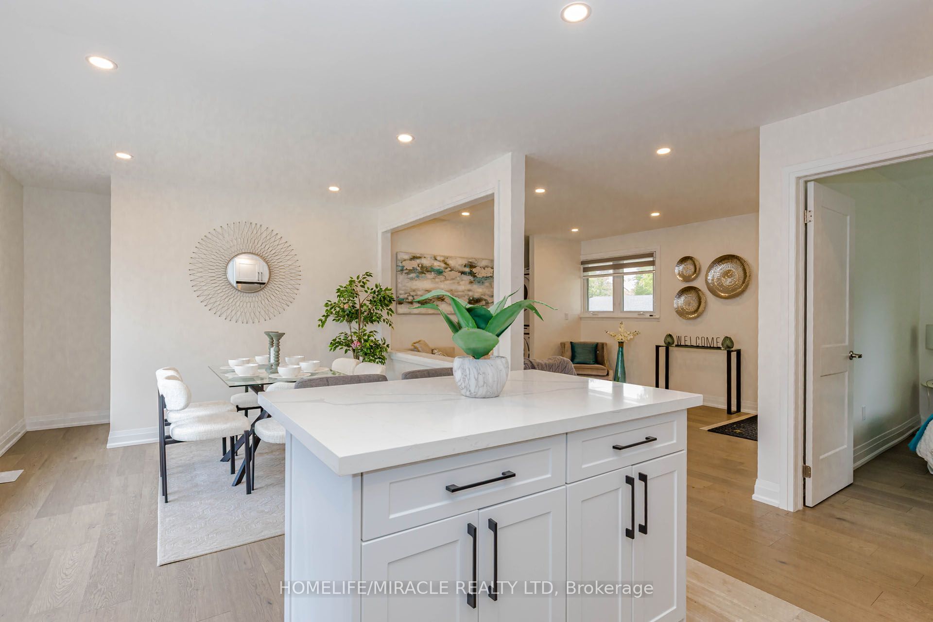 563 Taplow Crescent Property Photo 13