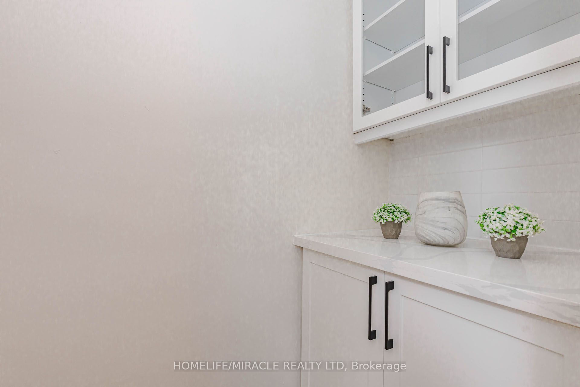 563 Taplow Crescent Property Photo 15