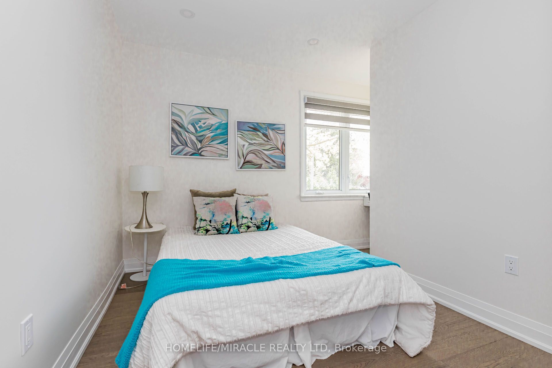 563 Taplow Crescent Property Photo 16