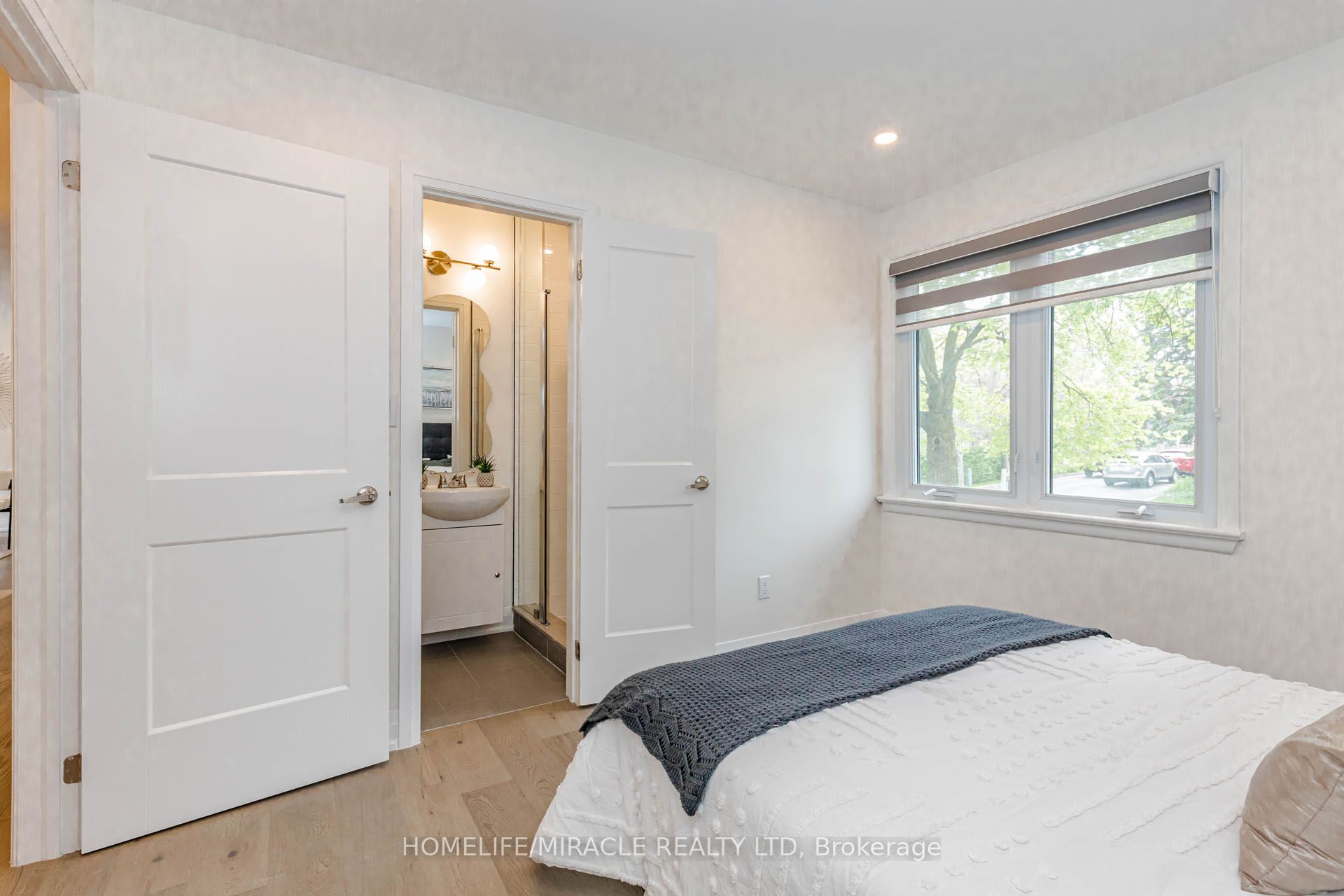563 Taplow Crescent Property Photo 20