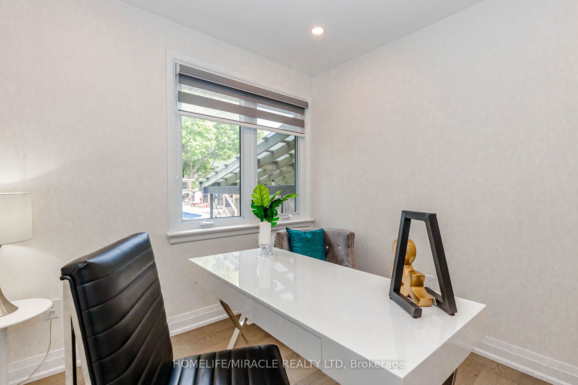 563 Taplow Crescent Property Photo 28