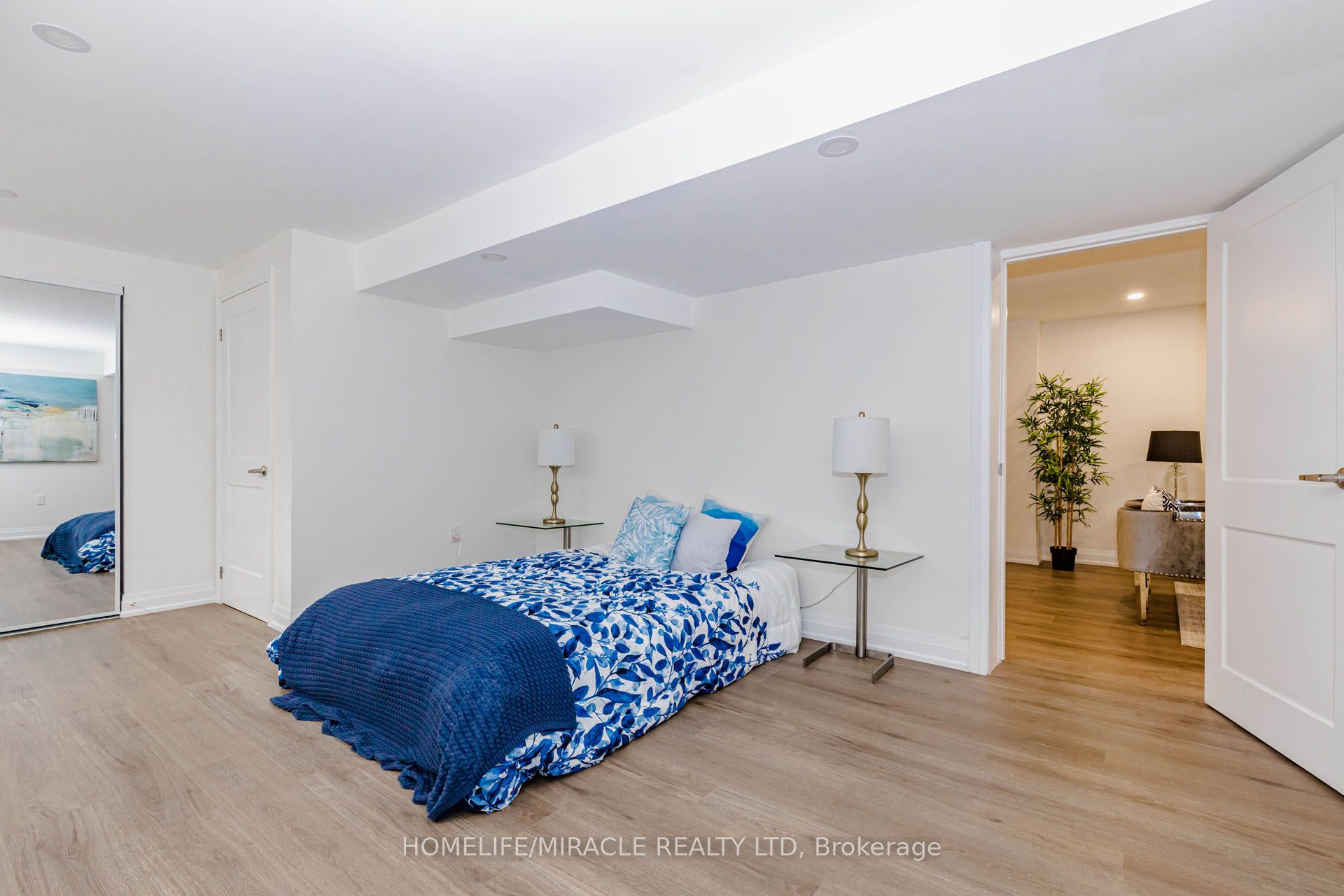 563 Taplow Crescent Property Photo 39