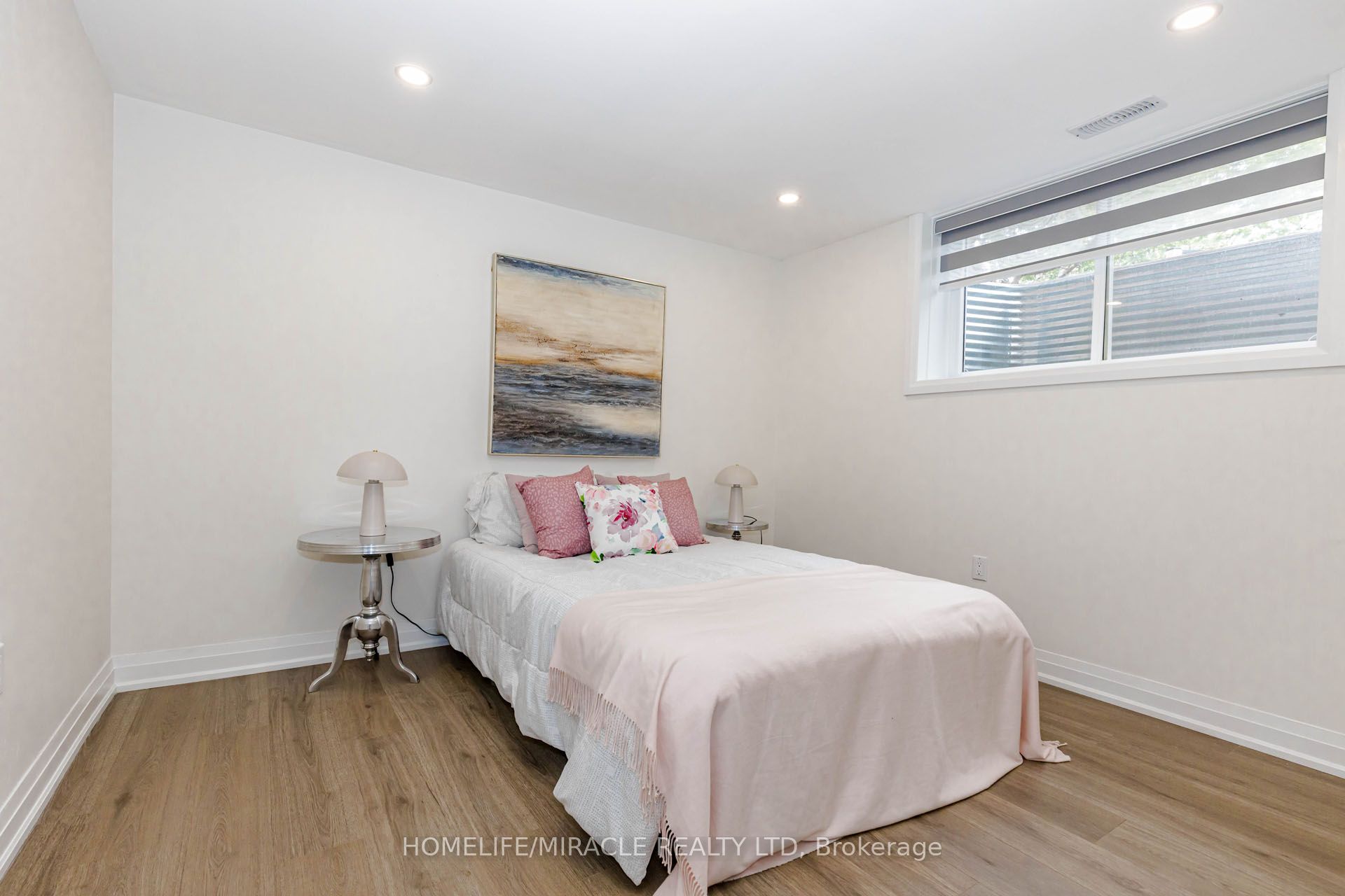 563 Taplow Crescent Property Photo 42