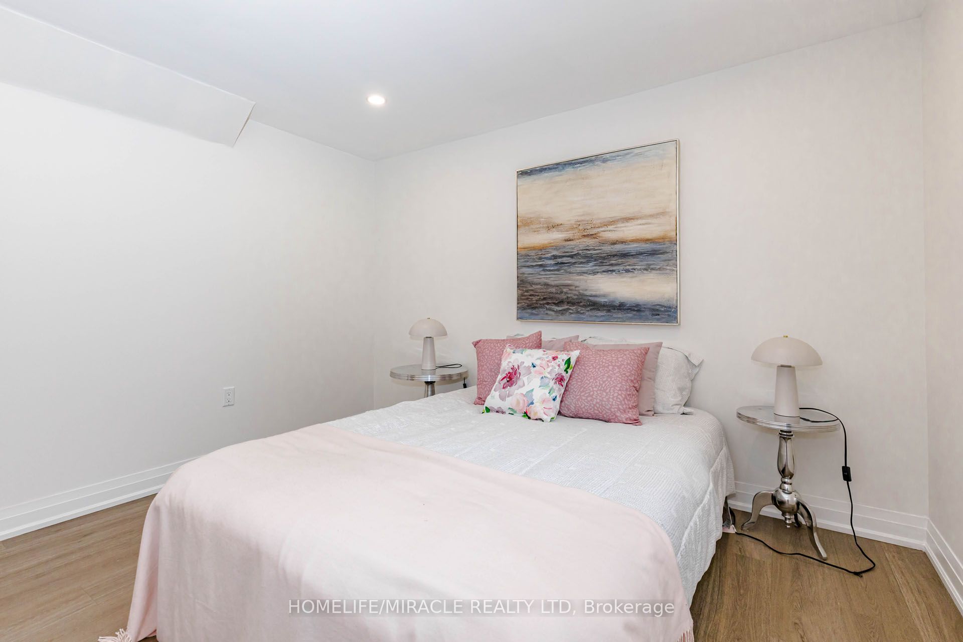 563 Taplow Crescent Property Photo 43
