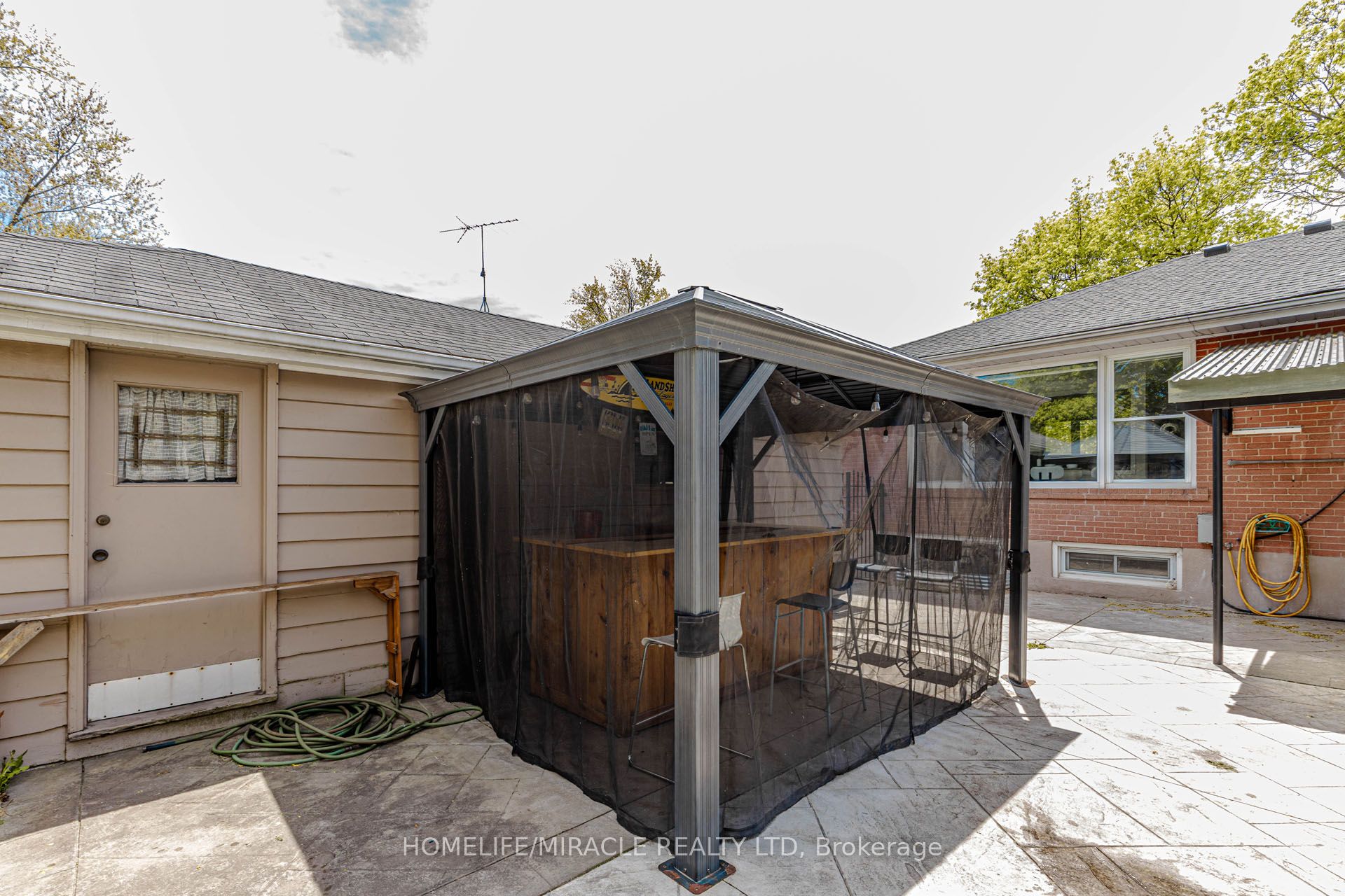 563 Taplow Crescent Property Photo 47
