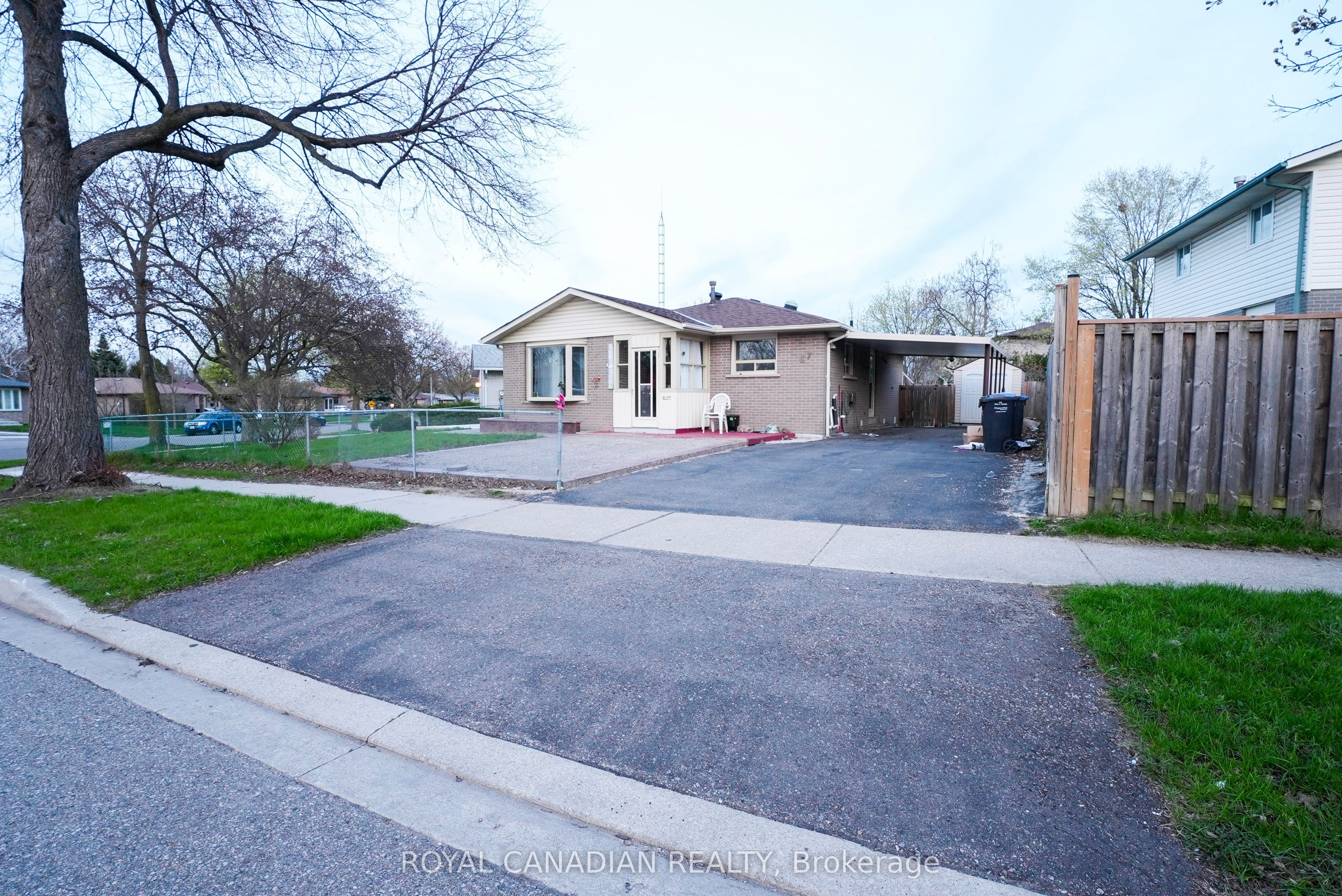 67 Sutherland Avenue Property Photo 3