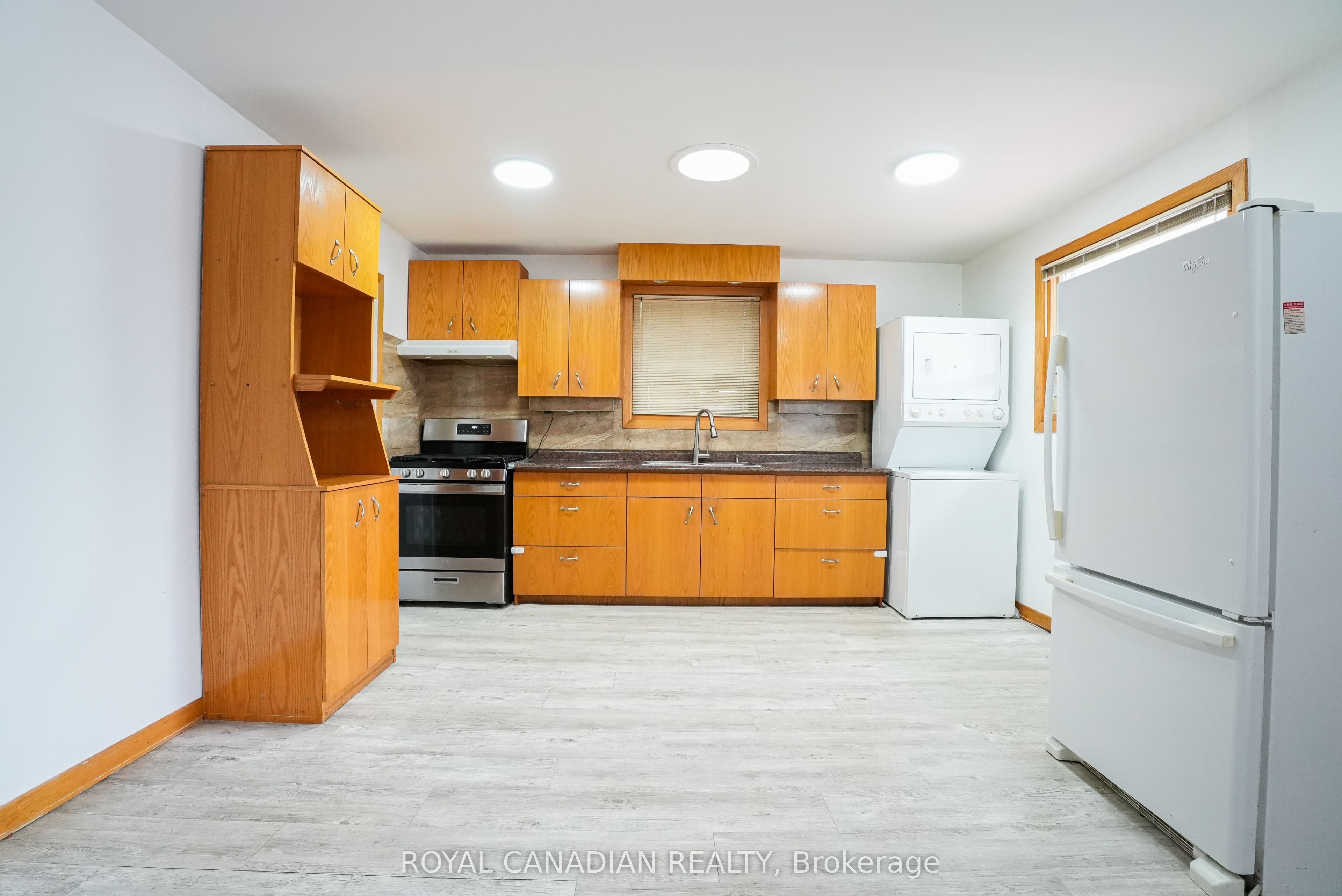 67 Sutherland Avenue Property Photo 7